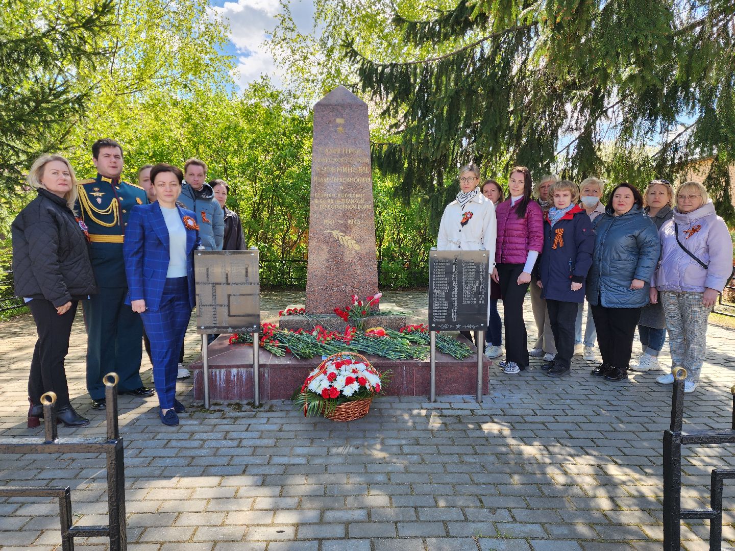 раменское,9 мая, возложение цветов к памятнику в деревне старково,