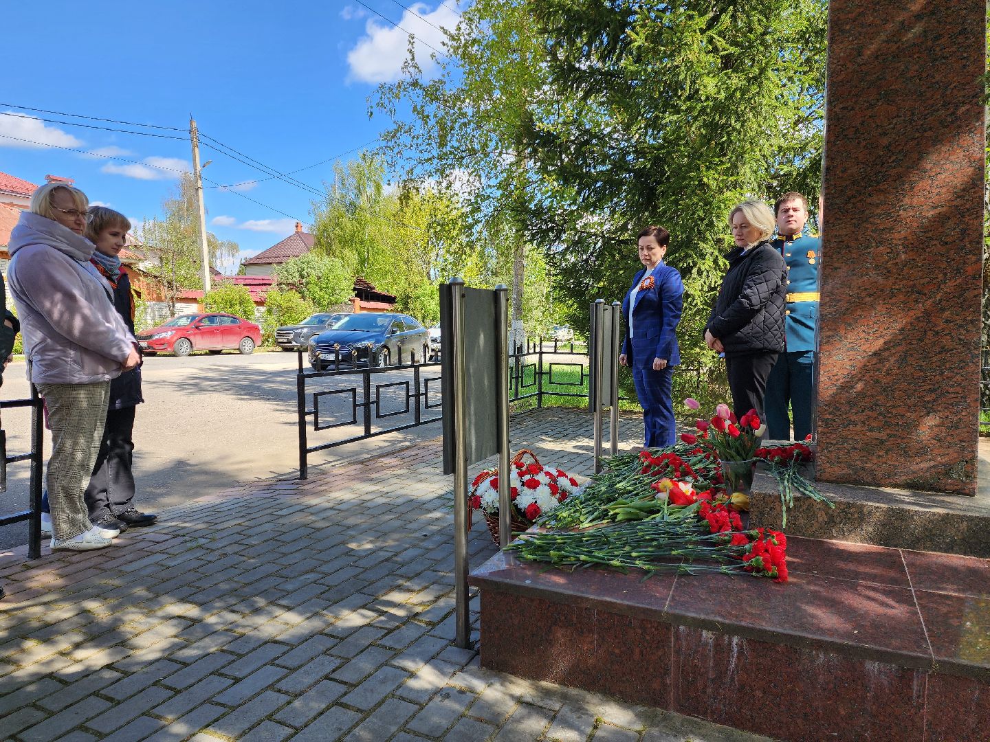 раменское,9 мая, возложение цветов к памятнику в деревне старково,