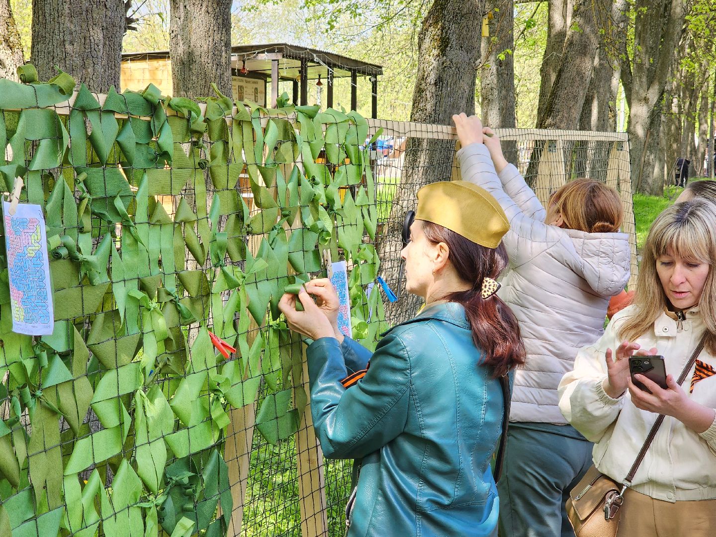 Чехов, городской парк, мастер-классы, рисование цветным песком, плетение сетей, маскировочные халаты, выставка оружия, спортивный мастер-класс, бокс, Эдуард Трояновский, День Победы,