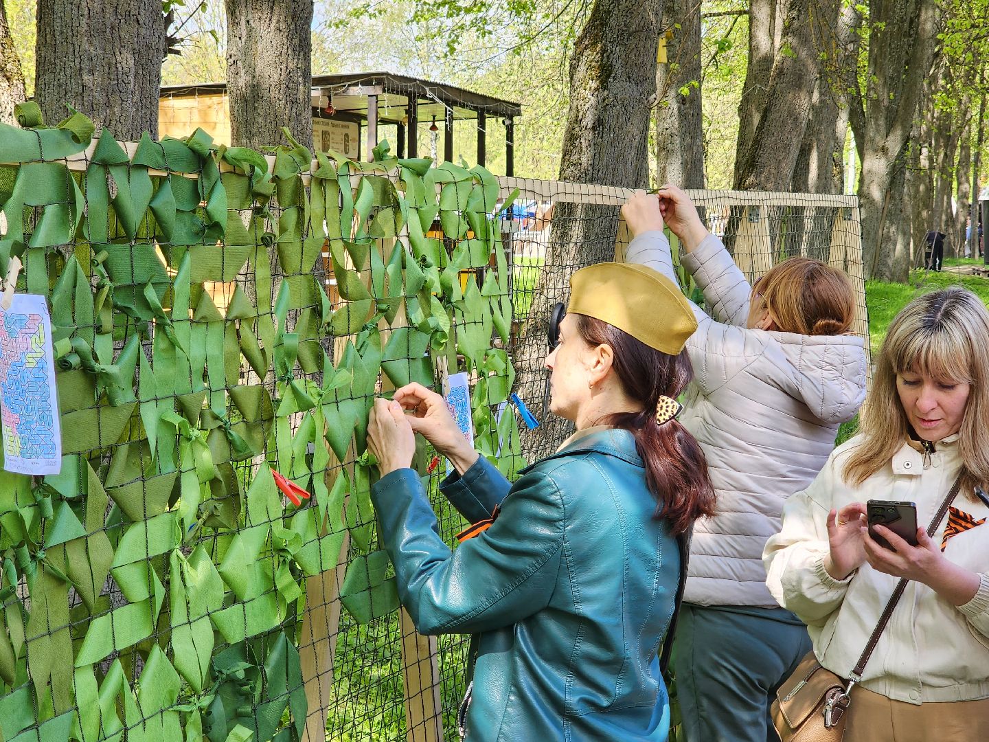 Чехов, городской парк, мастер-классы, рисование цветным песком, плетение сетей, маскировочные халаты, выставка оружия, спортивный мастер-класс, бокс, Эдуард Трояновский, День Победы,