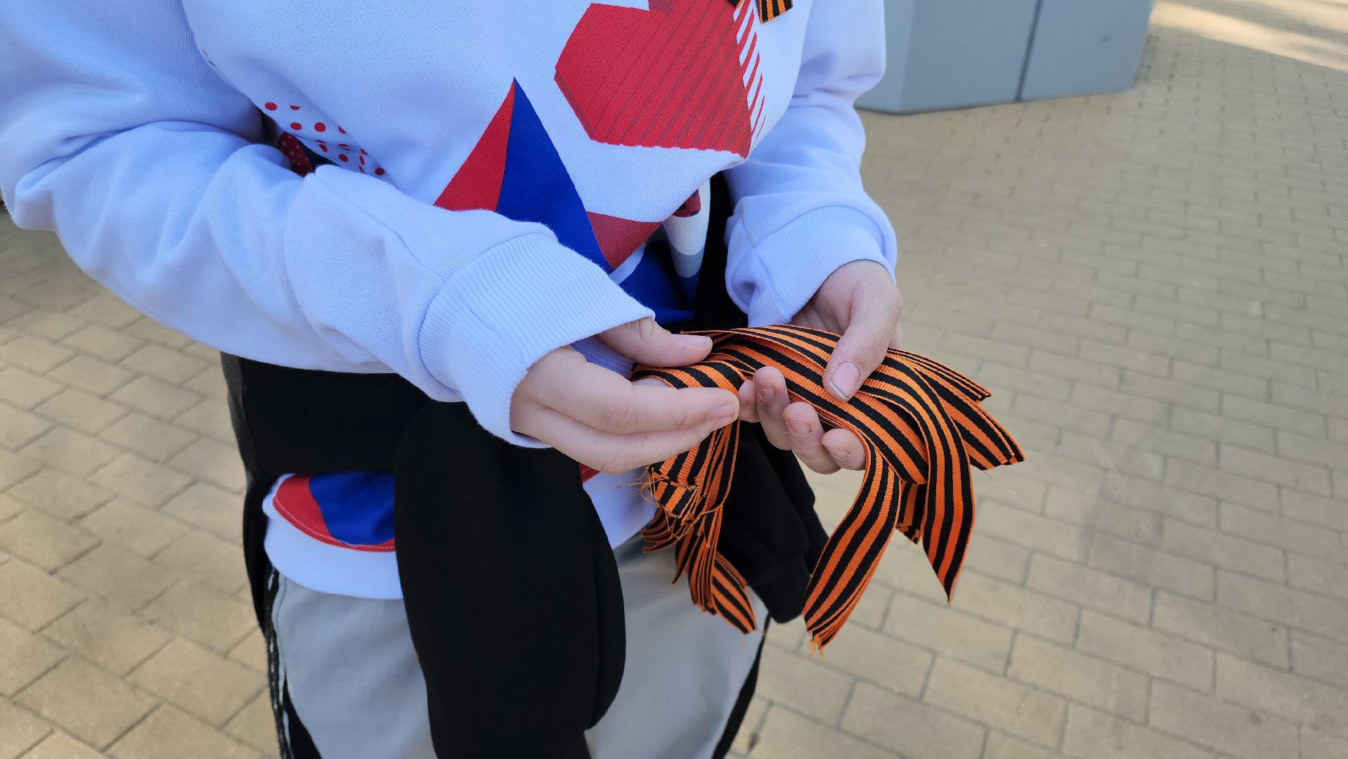 кашира, 9 мая, день победы, волонтеры, георгиевская лента, акция,  парк,