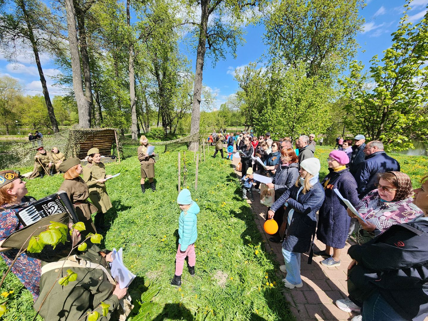 Чехов, городской парк, праздничная программа, культурно-массовые мероприятия, анимация, конкурсы, игры, песни и танцы, чтение стихов, концерт, мастер-классы, полевая кухня, фотозоны, День Победы,