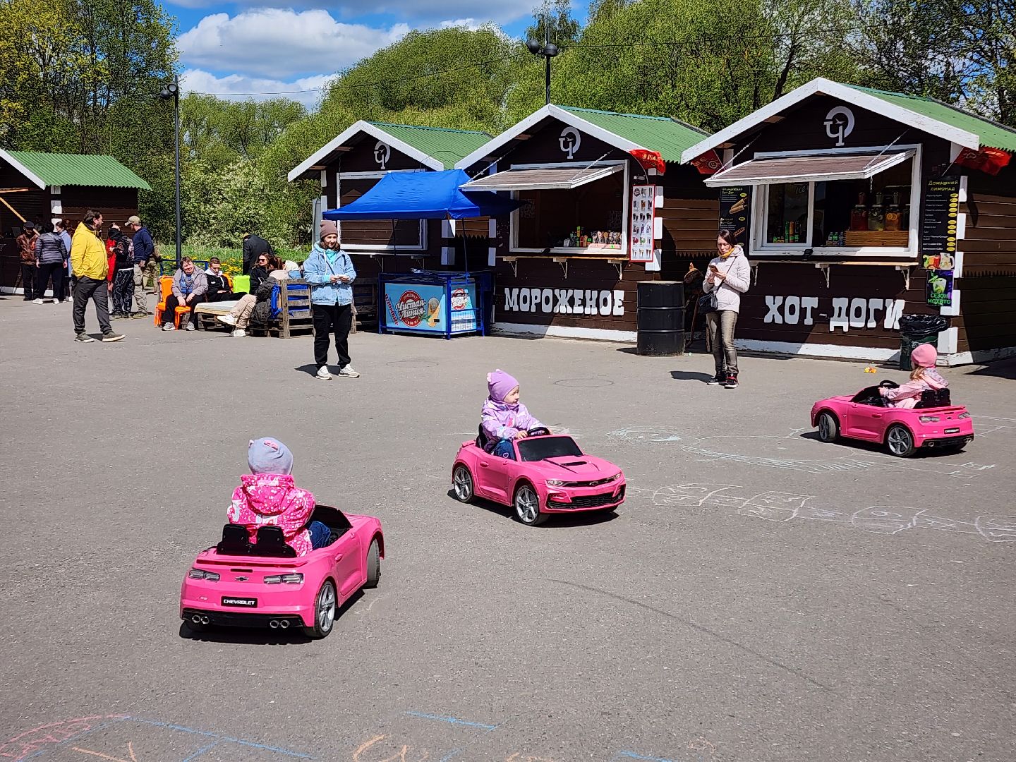 Чехов, городской парк, праздничная программа, культурно-массовые мероприятия, анимация, конкурсы, игры, песни и танцы, чтение стихов, концерт, мастер-классы, полевая кухня, фотозоны, День Победы,