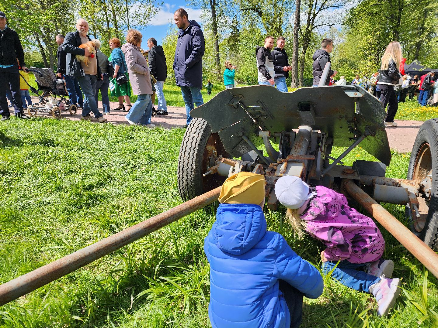 Чехов, городской парк, праздничная программа, культурно-массовые мероприятия, анимация, конкурсы, игры, песни и танцы, чтение стихов, концерт, мастер-классы, полевая кухня, фотозоны, День Победы,