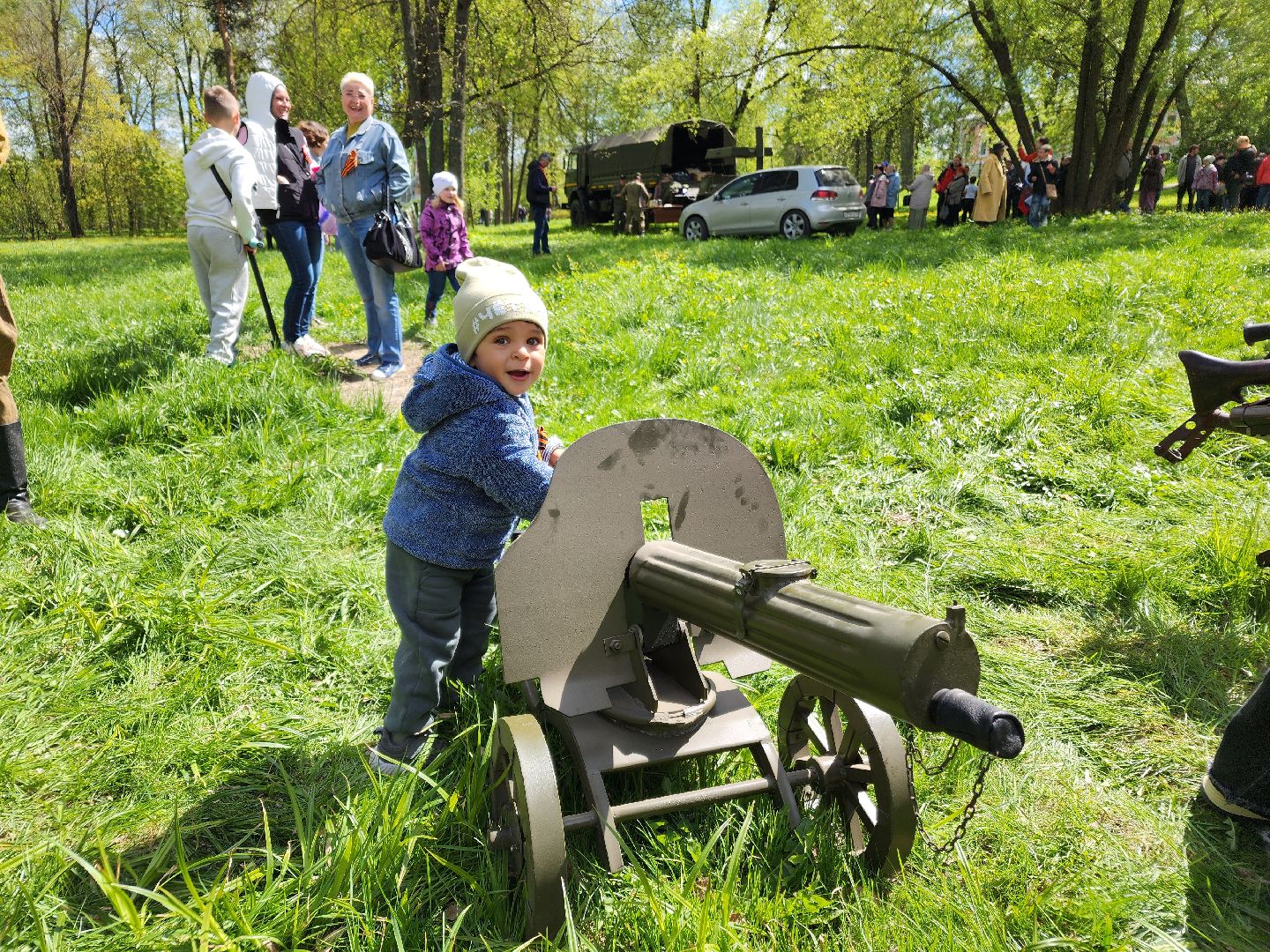 Чехов, городской парк, праздничная программа, культурно-массовые мероприятия, анимация, конкурсы, игры, песни и танцы, чтение стихов, концерт, мастер-классы, полевая кухня, фотозоны, День Победы,