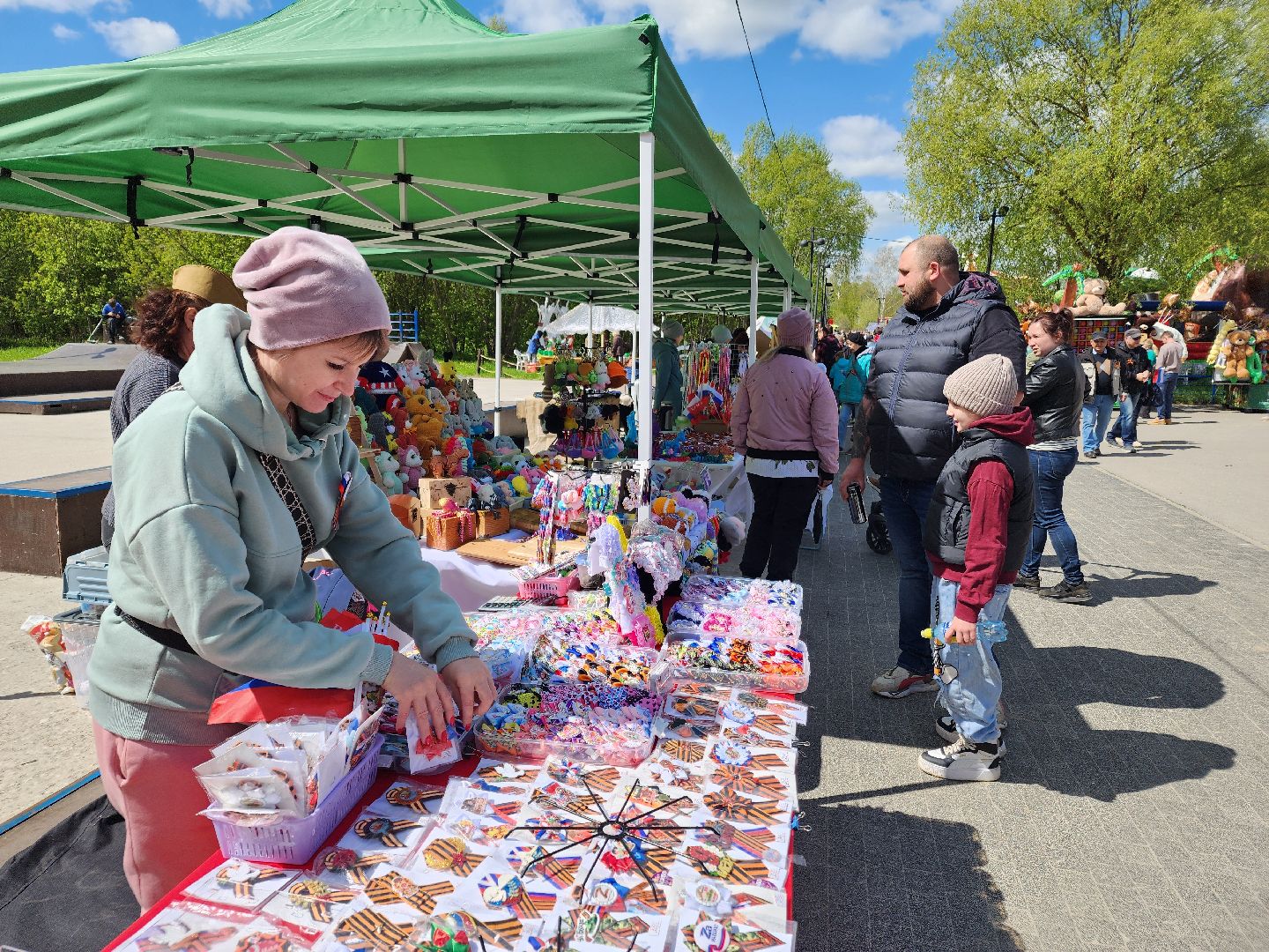 Чехов, городской парк, праздничная программа, культурно-массовые мероприятия, анимация, конкурсы, игры, песни и танцы, чтение стихов, концерт, мастер-классы, полевая кухня, фотозоны, День Победы,
