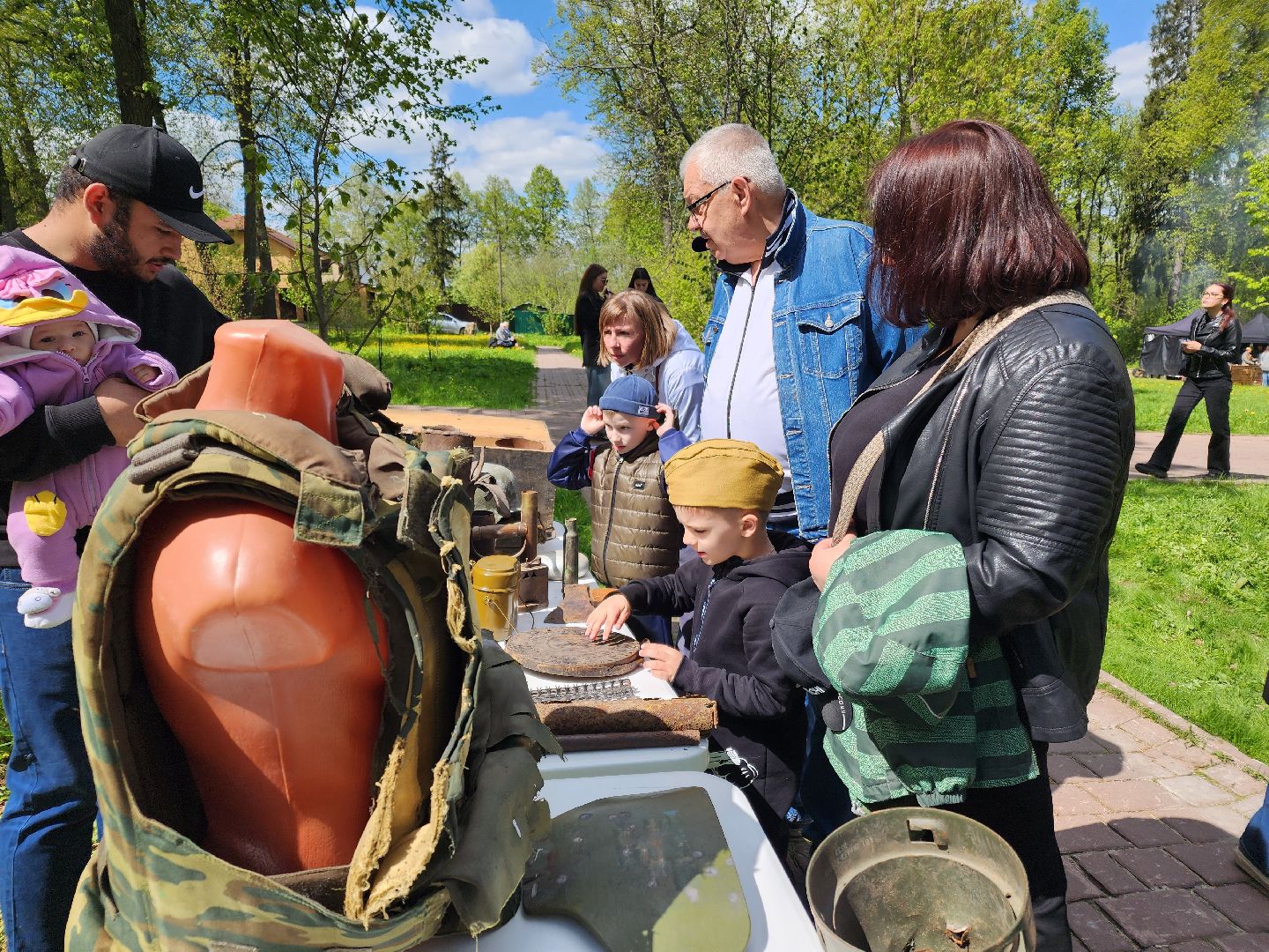 Чехов, городской парк, праздничная программа, культурно-массовые мероприятия, анимация, конкурсы, игры, песни и танцы, чтение стихов, концерт, мастер-классы, полевая кухня, фотозоны, День Победы,