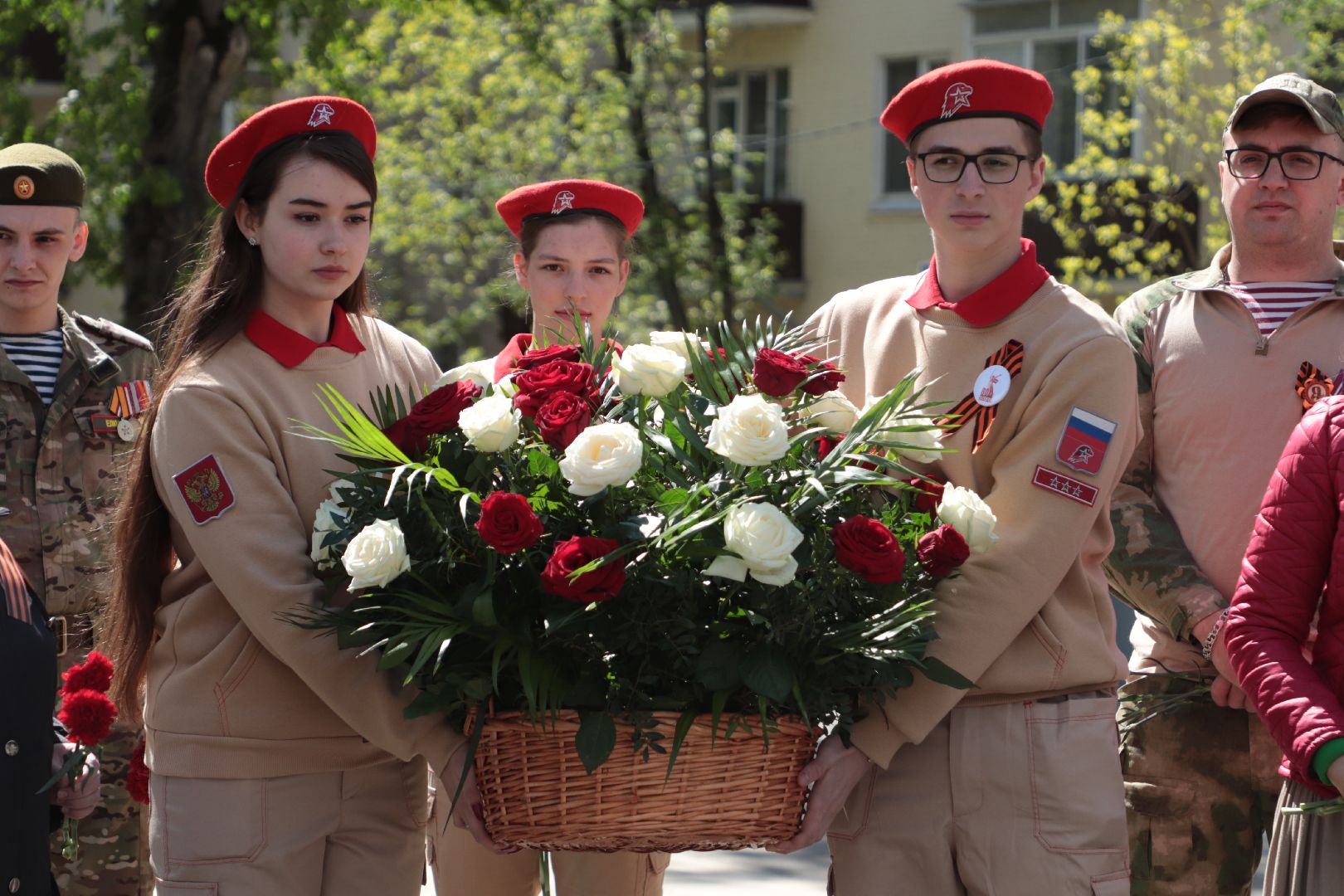 лыткарино, общество, патриотизм, звезда израненная, день победы, мемориальные доски, возложение цветов,