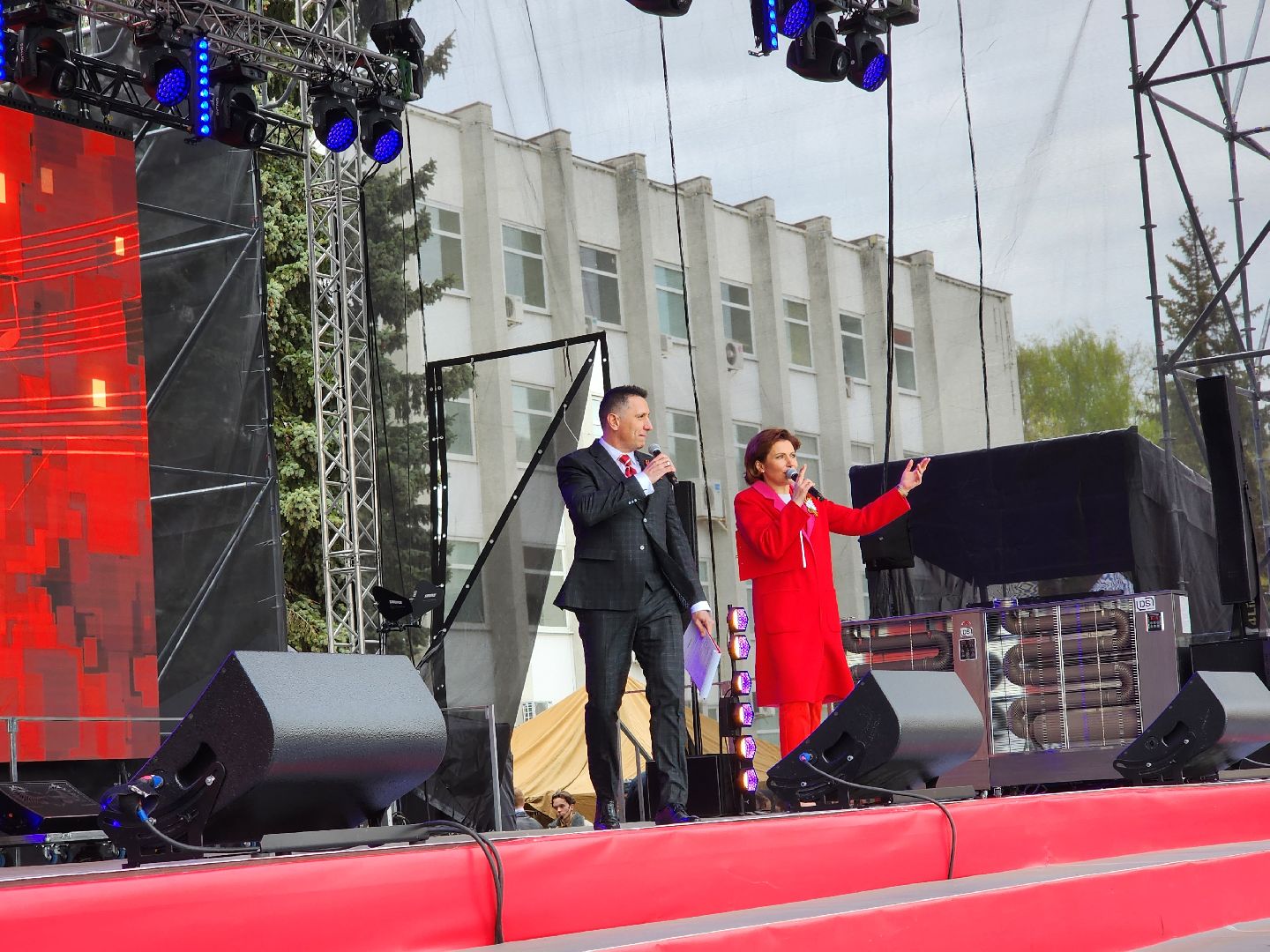 сергиев посад, 9 мая, 80-летие победы, группа пятеро, концерт,