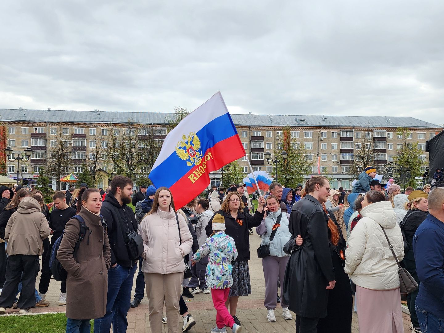 сергиев посад, 9 мая, 80-летие победы, группа пятеро, концерт,