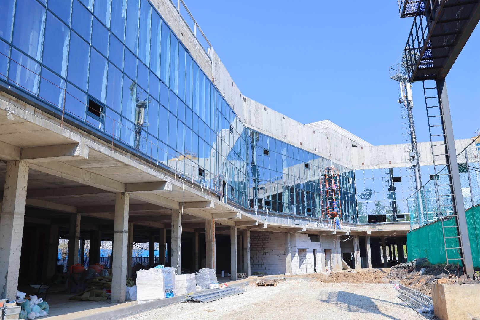 Реутов, ФОК, спорт, строительство, остекление, крыша, венткамера