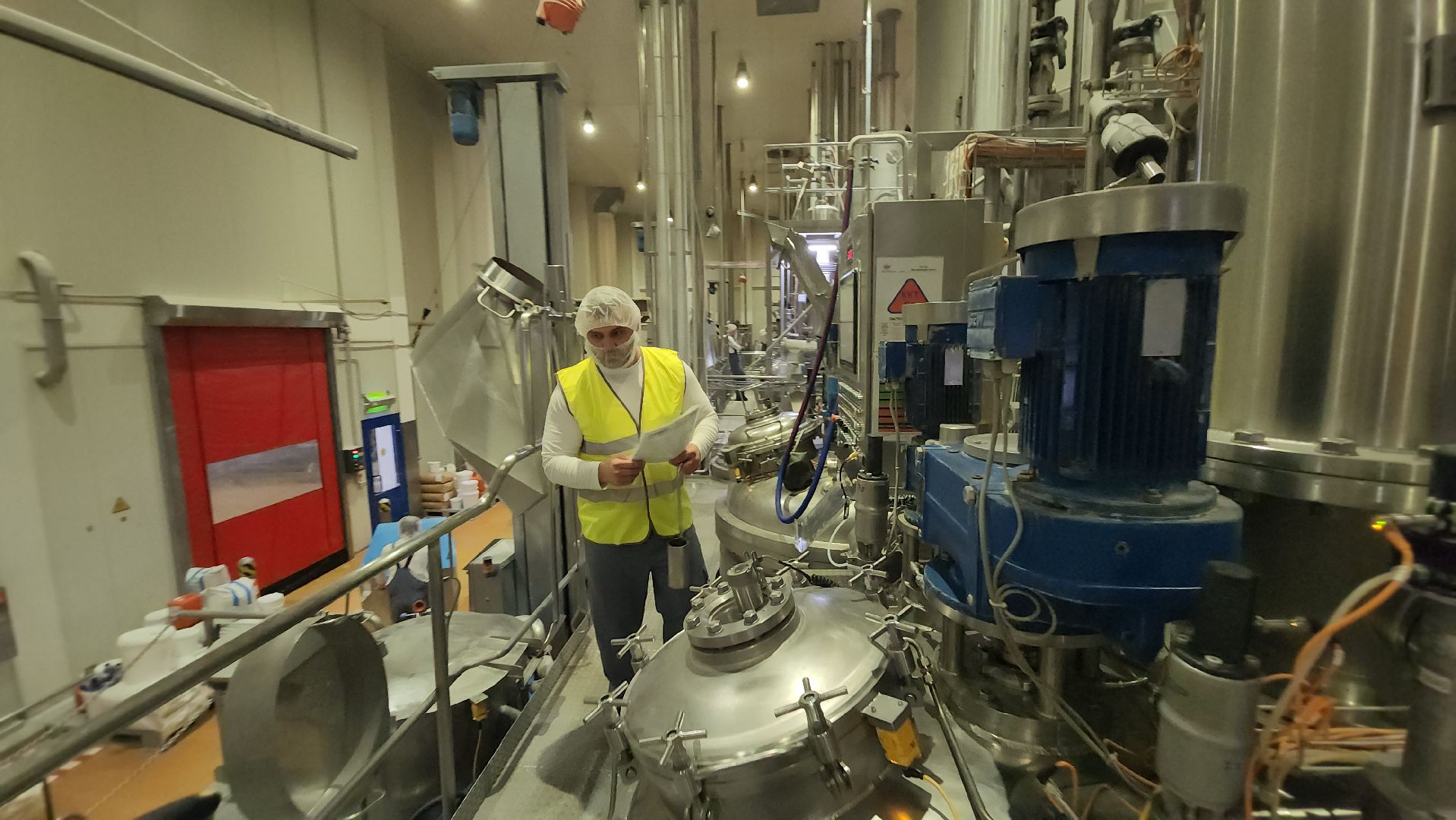 серпухов, завод фруктовых наполнителей, мастер смены на заводе, экономика, производство пищевых продуктов, улица фестивальная,