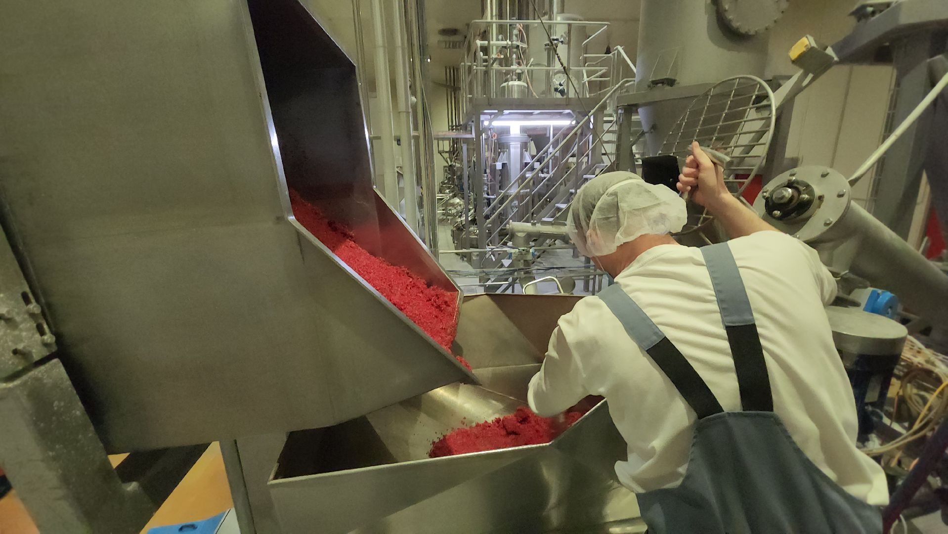 серпухов, завод фруктовых наполнителей, мастер смены на заводе, экономика, производство пищевых продуктов, улица фестивальная,