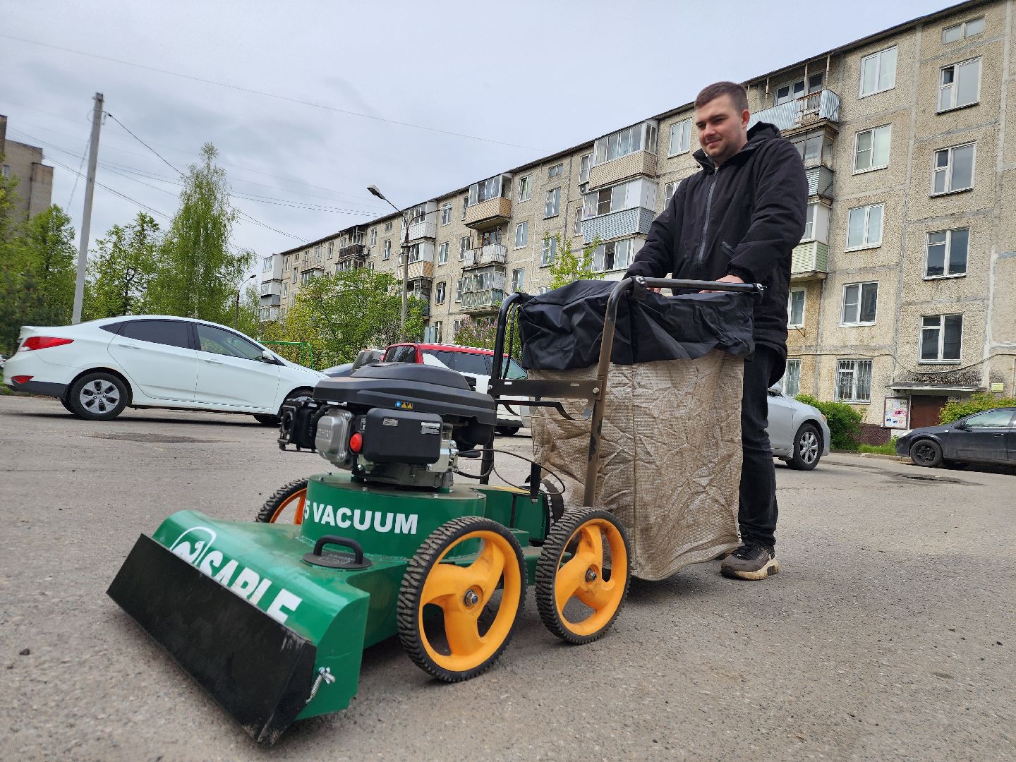 фрязино, уборка улиц, новая техника, уборка дворов, мбу городское хозяйство,