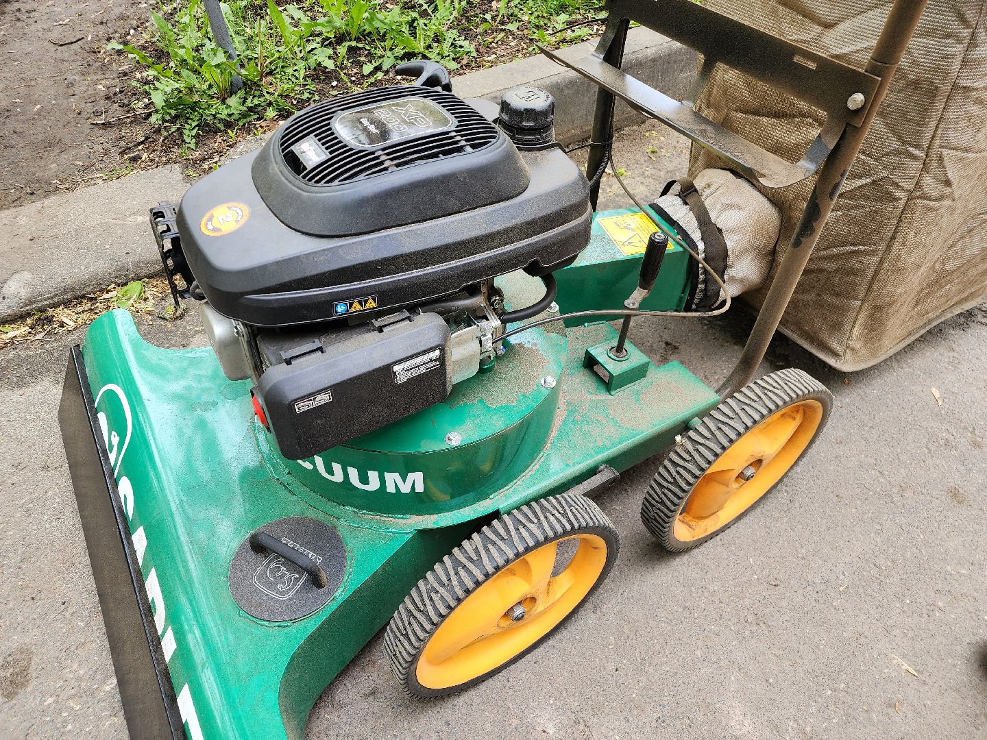 фрязино, уборка улиц, новая техника, уборка дворов, мбу городское хозяйство,