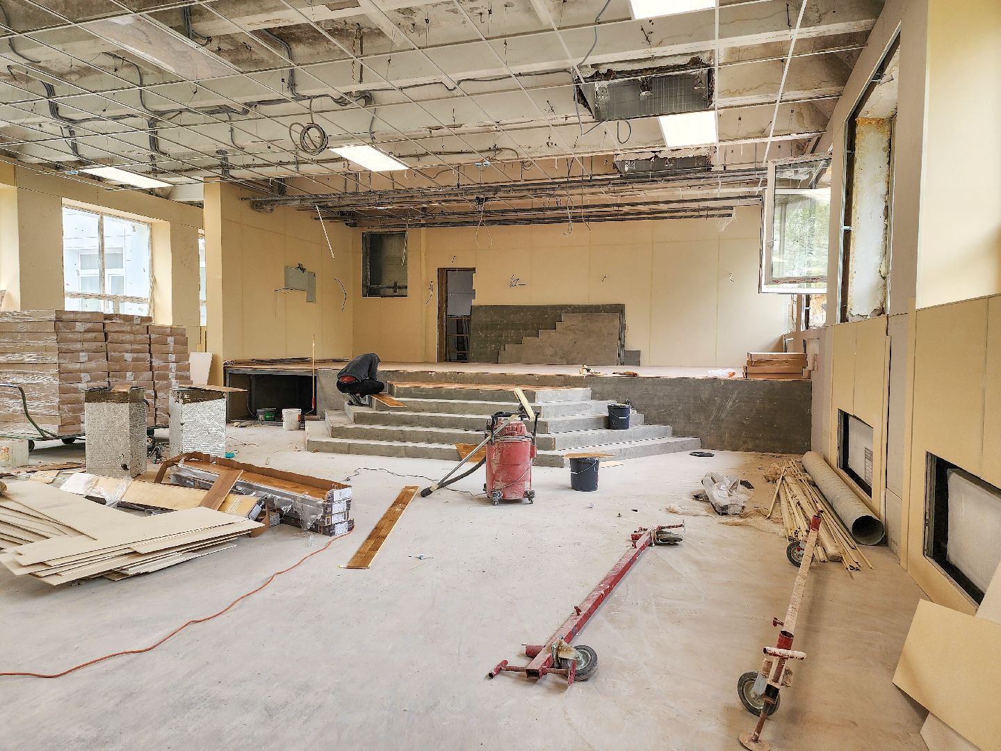 Подольск, Гимназия имени подольских курсантов,Благоустройство,