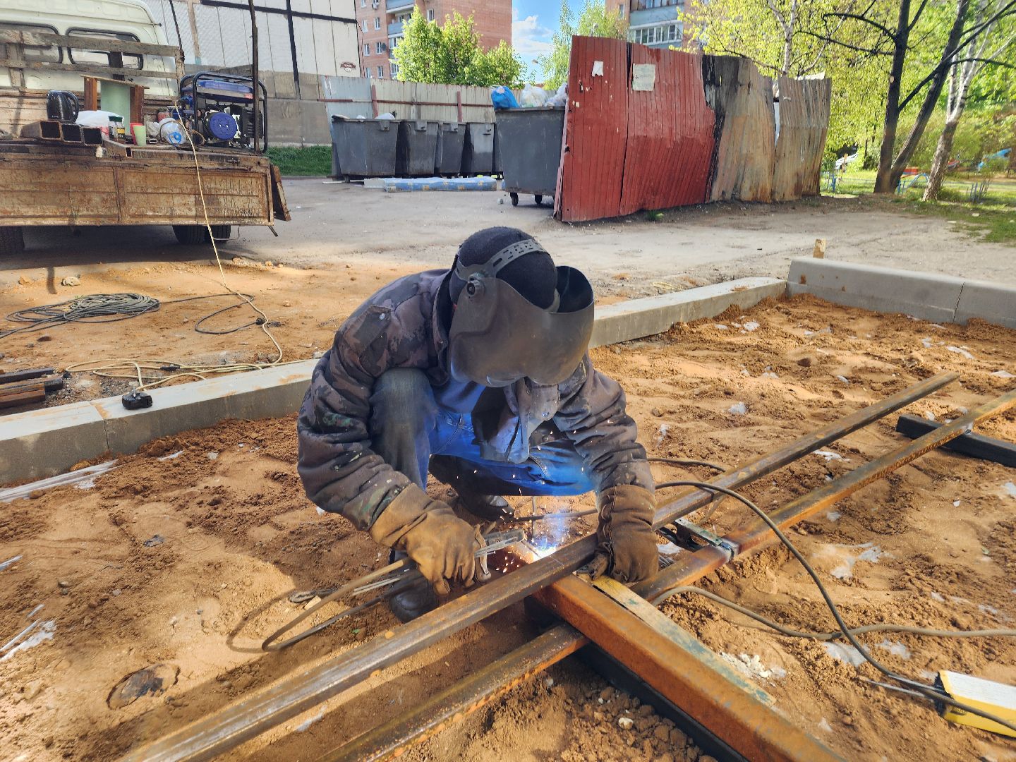 Чехов, улица Чехова, контейнерная площадка, капитальный  ремонт, реконструкция, расширение, обновление, крыша, новое ограждение, бункер для КГО, крупногабаритные отходы,