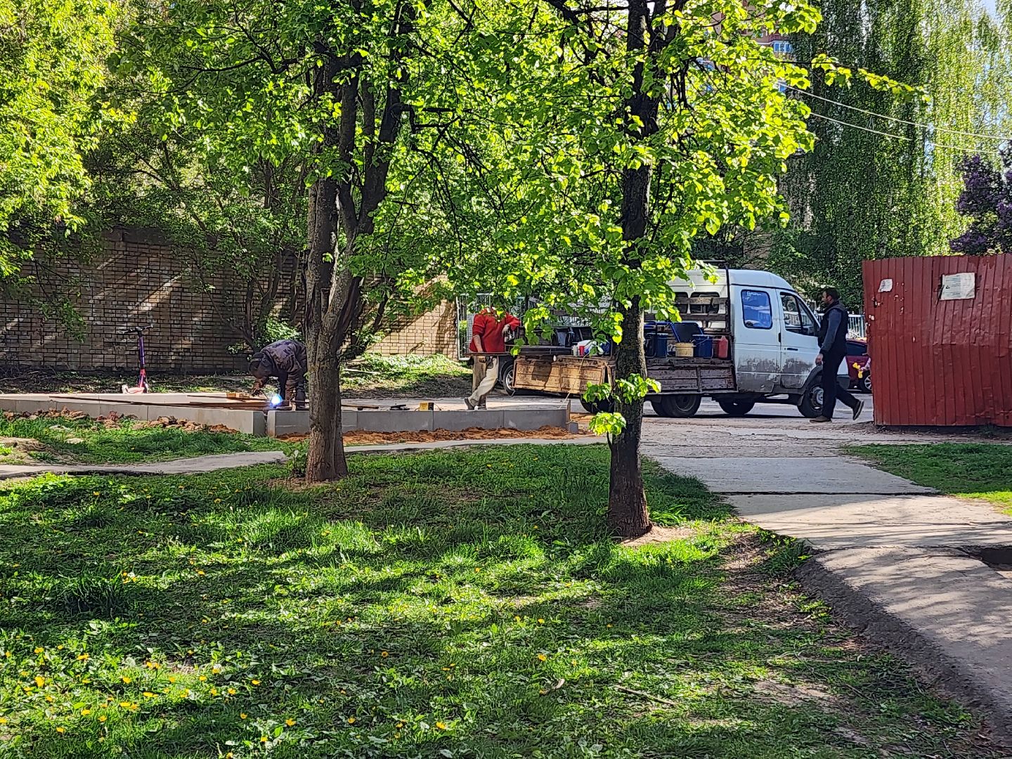 Чехов, улица Чехова, контейнерная площадка, капитальный  ремонт, реконструкция, расширение, обновление, крыша, новое ограждение, бункер для КГО, крупногабаритные отходы,