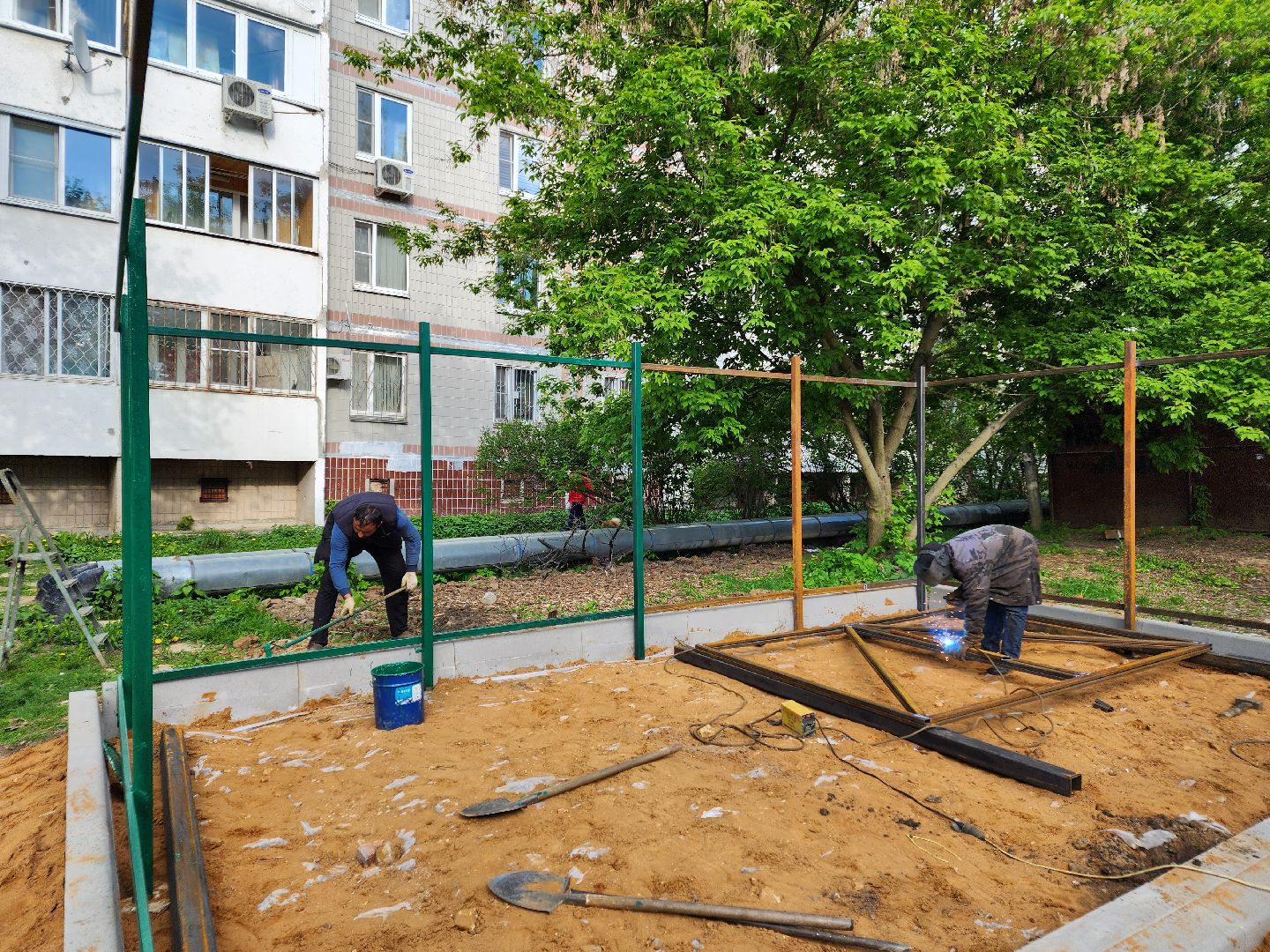 Чехов, улица Чехова, контейнерная площадка, капитальный  ремонт, реконструкция, расширение, обновление, крыша, новое ограждение, бункер для КГО, крупногабаритные отходы,