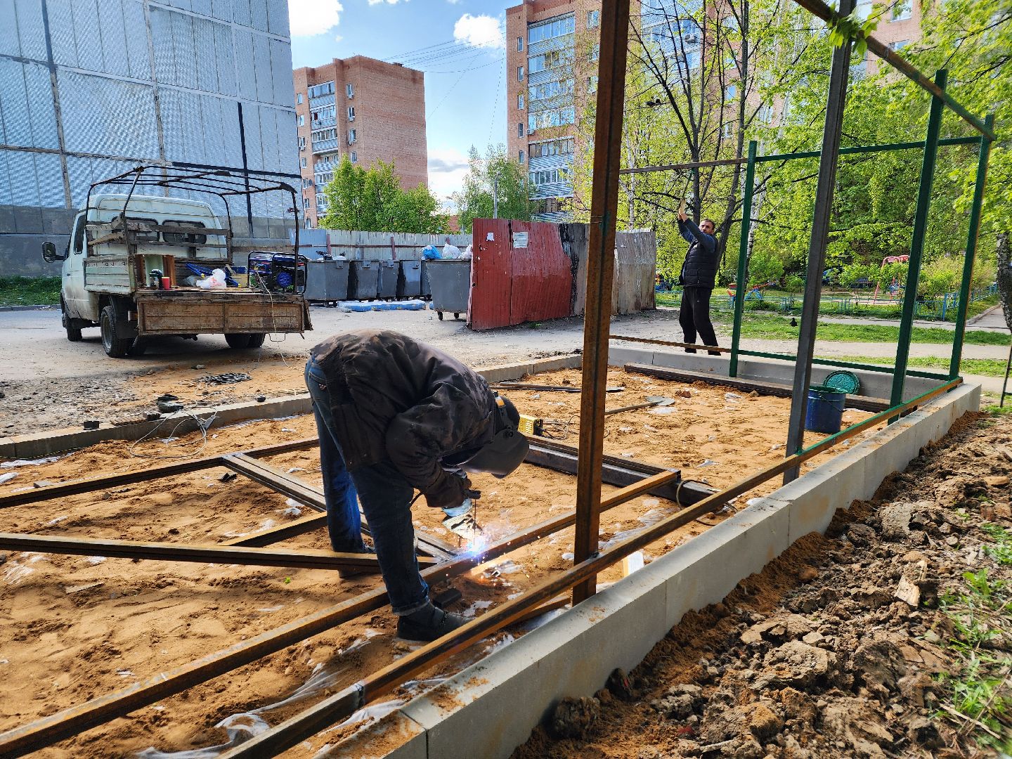 Чехов, улица Чехова, контейнерная площадка, капитальный  ремонт, реконструкция, расширение, обновление, крыша, новое ограждение, бункер для КГО, крупногабаритные отходы,