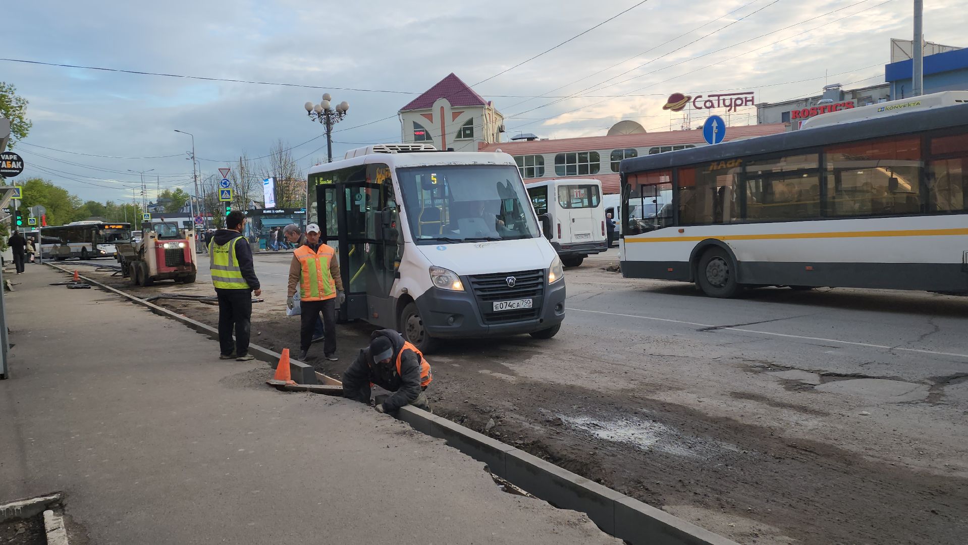 пушкинский округ, пушкино, привокзальная площадь, дорожный ремонт, ремонт дорожного покрытия, опалубка, бордюрный камень,дороги подмосковья,