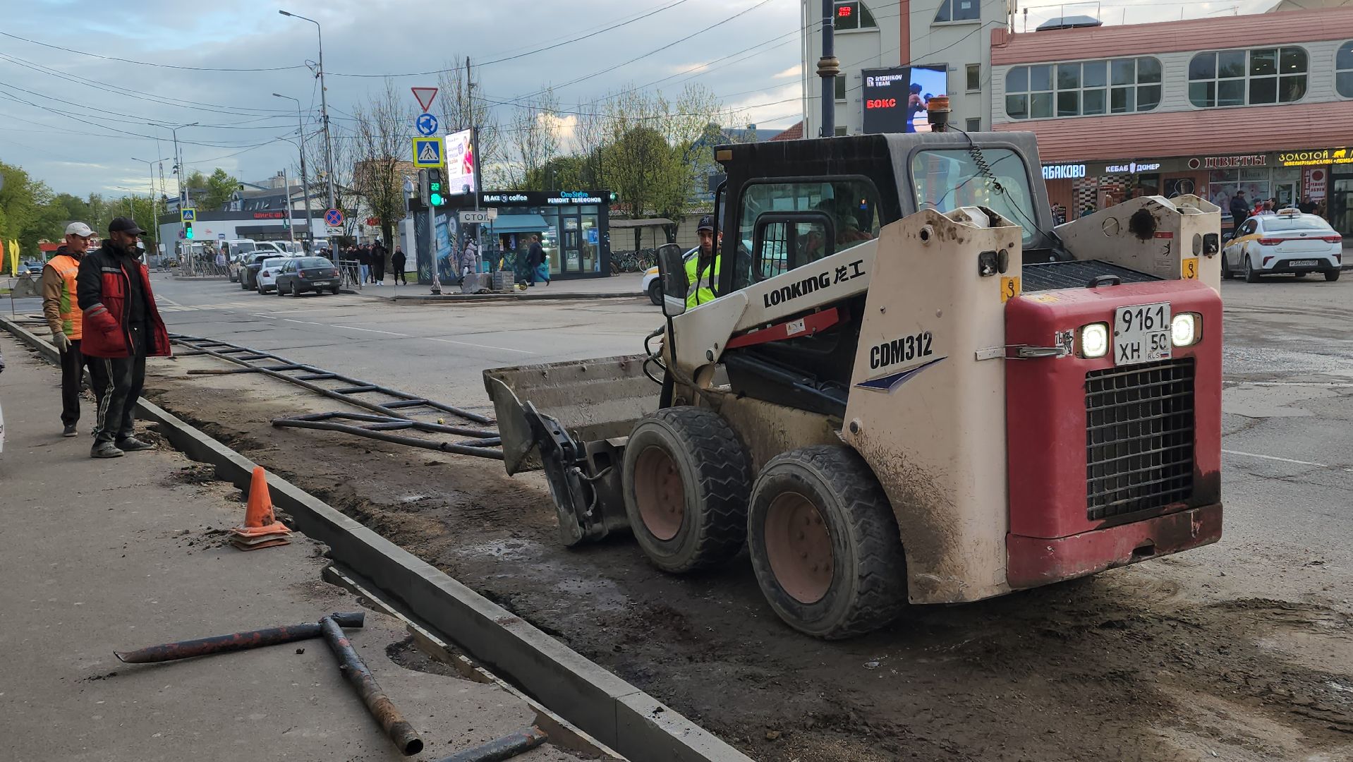 пушкинский округ, пушкино, привокзальная площадь, дорожный ремонт, ремонт дорожного покрытия, опалубка, бордюрный камень,дороги подмосковья,