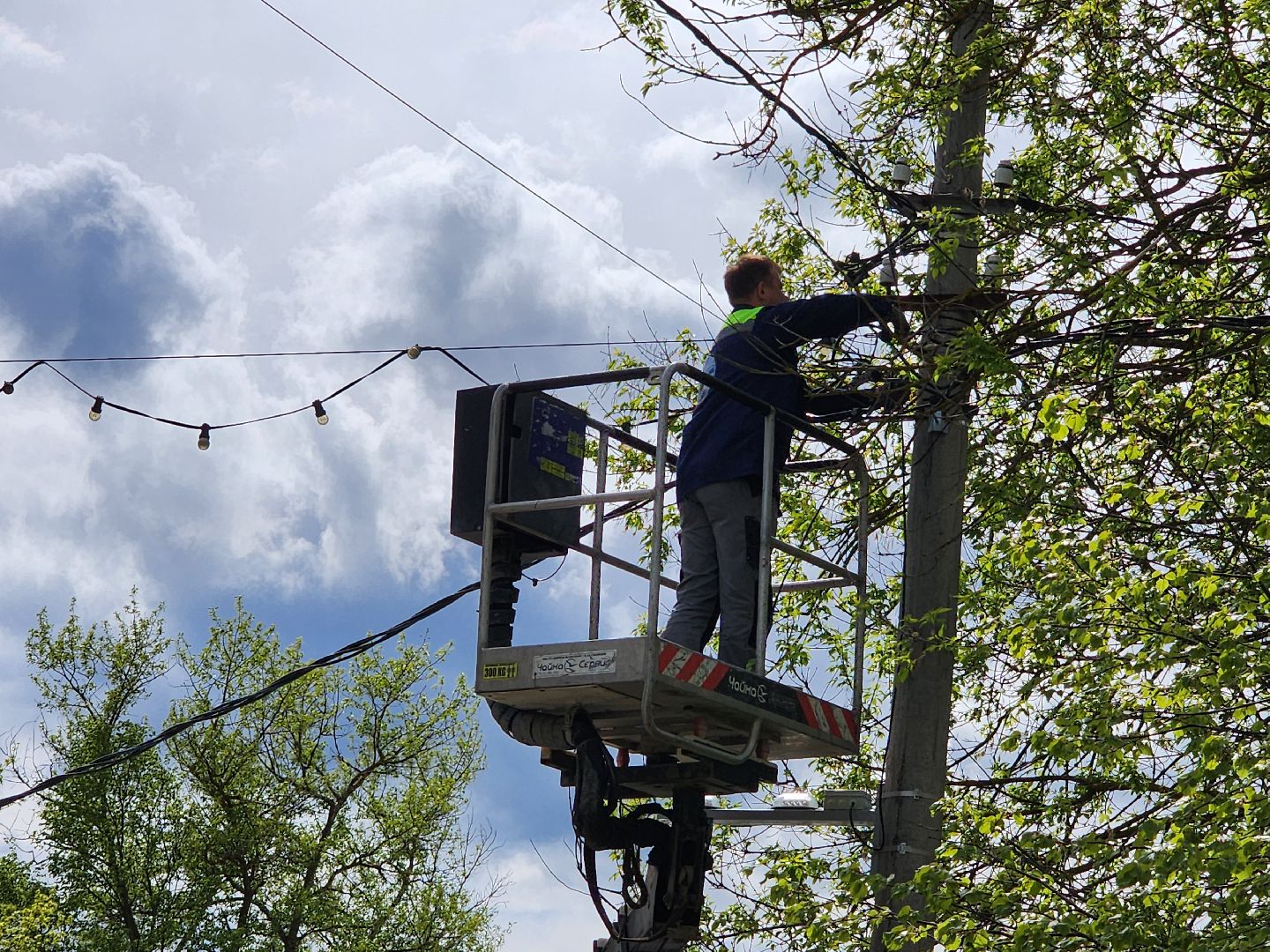 Чехов, улица Чехова, Мосавтодор, шериф-балка, мигалка, установка, монтаж, безопасность дорожного движения, профилактика ДТП,
