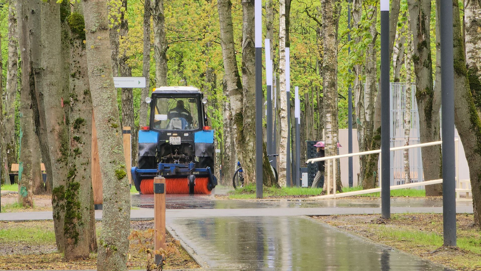 Уборка дорог, механизированная уборка, Лобня, Парк,