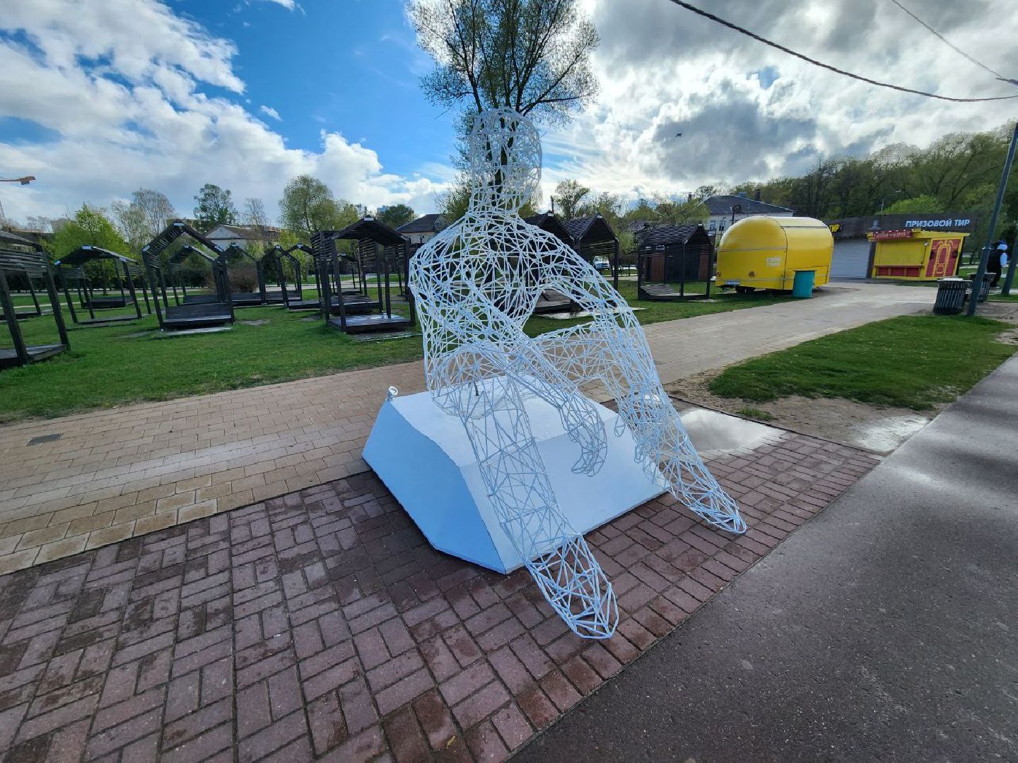 солнечногорск, арт объект, жители, набережная, статуя,