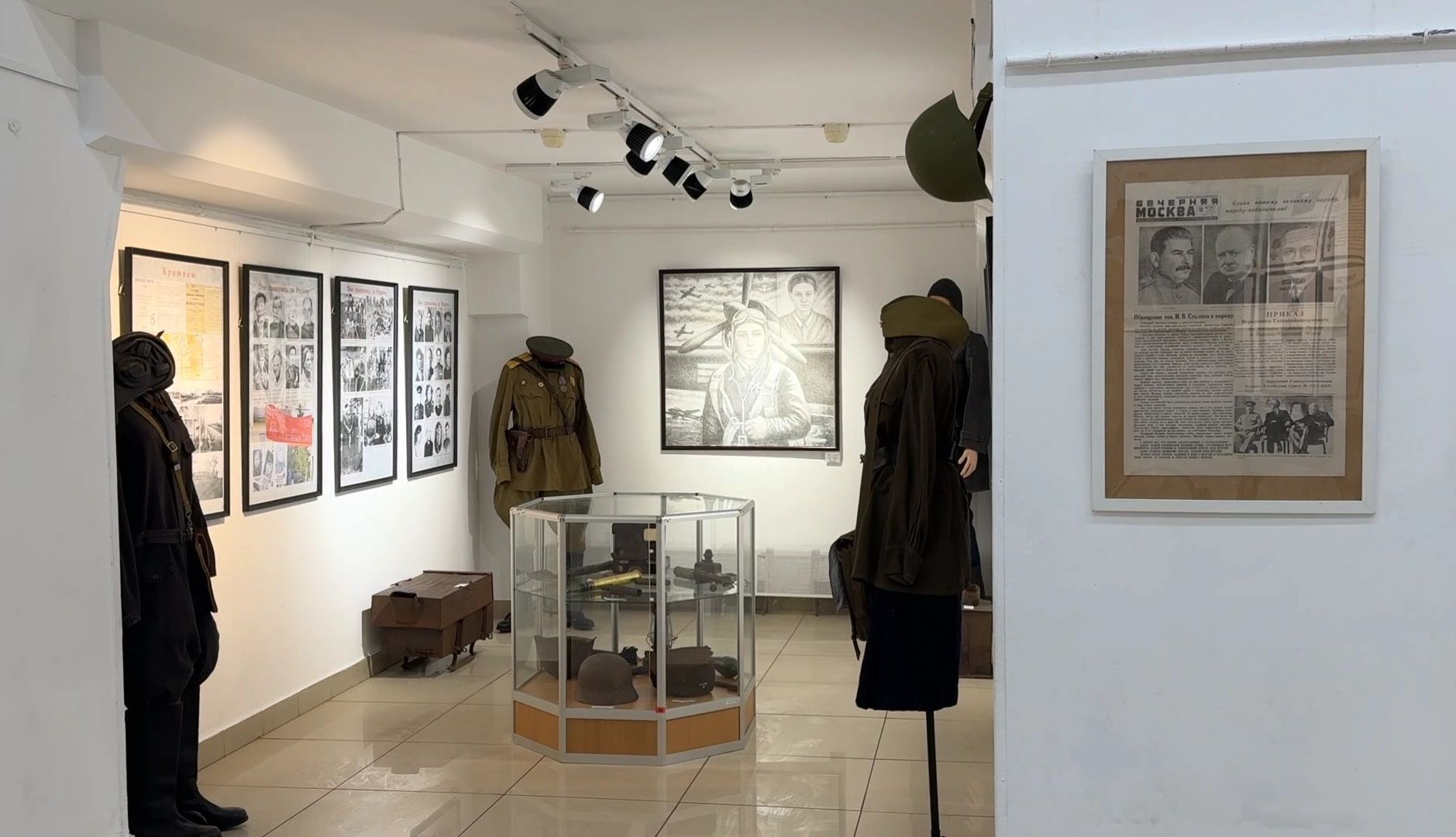 реутов,  великая отечественная война, картины, выставка, экспонаты,