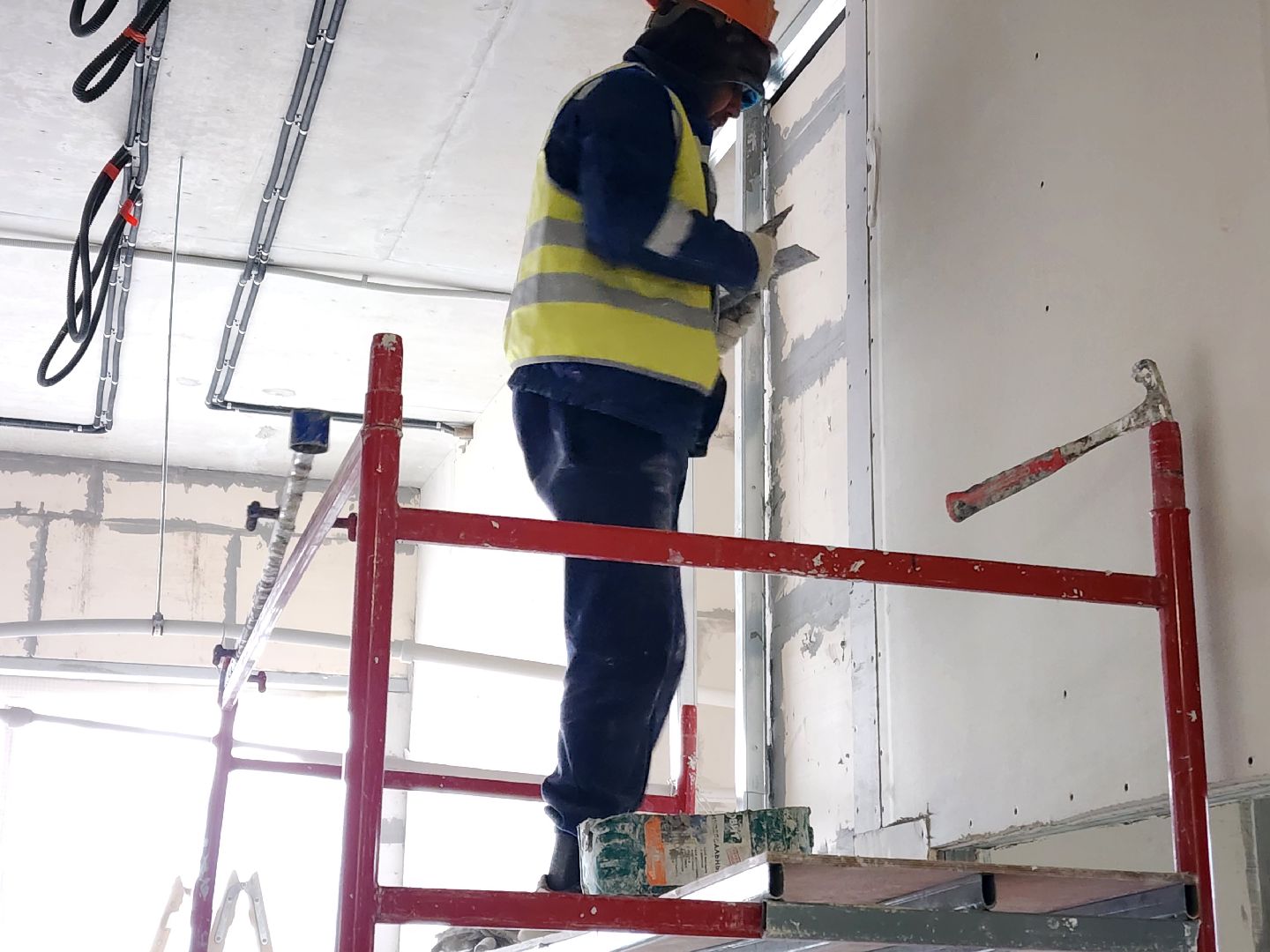 Чехов, улица Мира,детская поликлиника, строительство,  внутренняя отделка, остекление, фасадные работы, комиссия, проверка, глава округа михаил собакин, госпрограмма московской области,