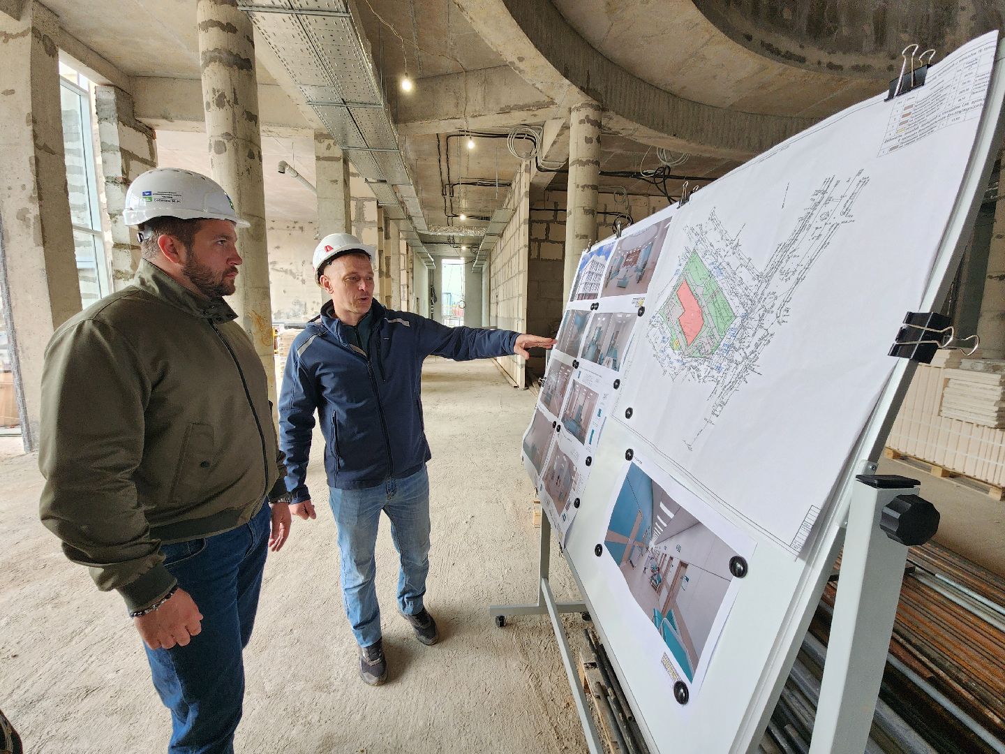 Чехов, улица Мира,детская поликлиника, строительство,  внутренняя отделка, остекление, фасадные работы, комиссия, проверка, глава округа михаил собакин, госпрограмма московской области,