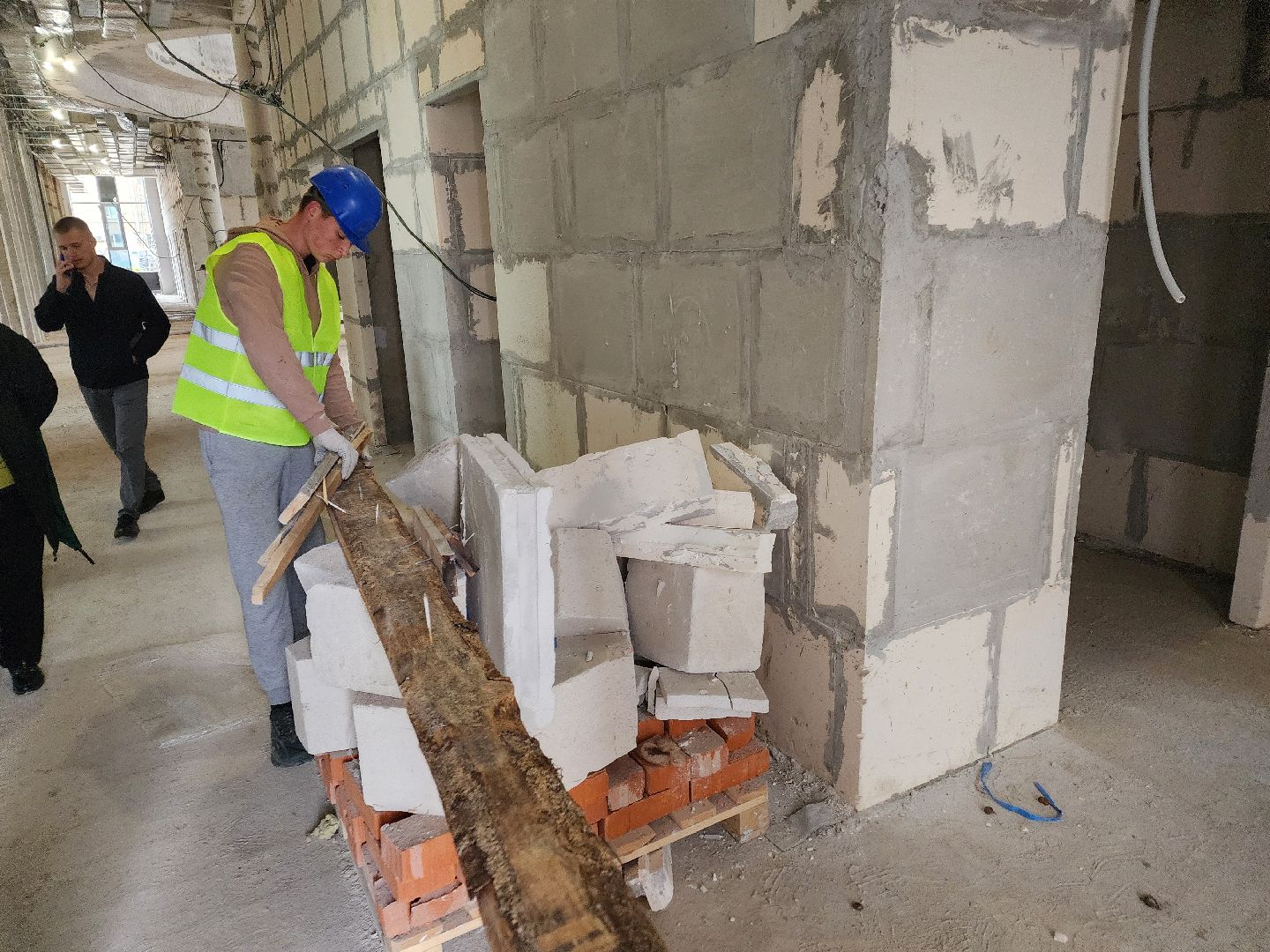 Чехов, улица Мира,детская поликлиника, строительство,  внутренняя отделка, остекление, фасадные работы, комиссия, проверка, глава округа михаил собакин, госпрограмма московской области,