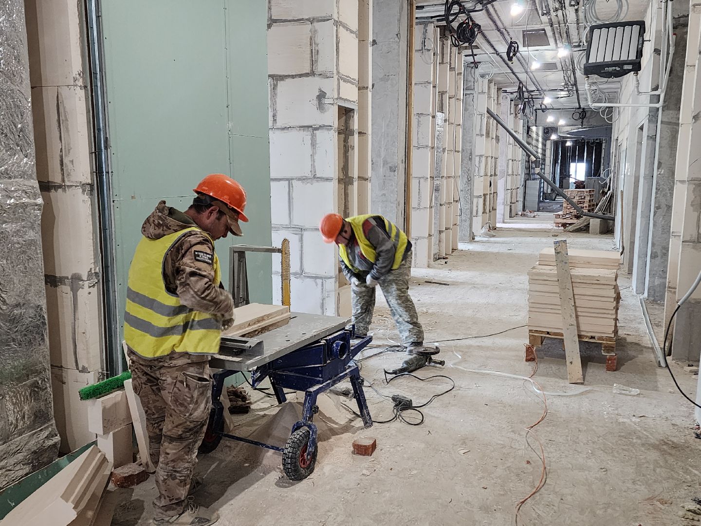 Чехов, улица Мира,детская поликлиника, строительство,  внутренняя отделка, остекление, фасадные работы, комиссия, проверка, глава округа михаил собакин, госпрограмма московской области,