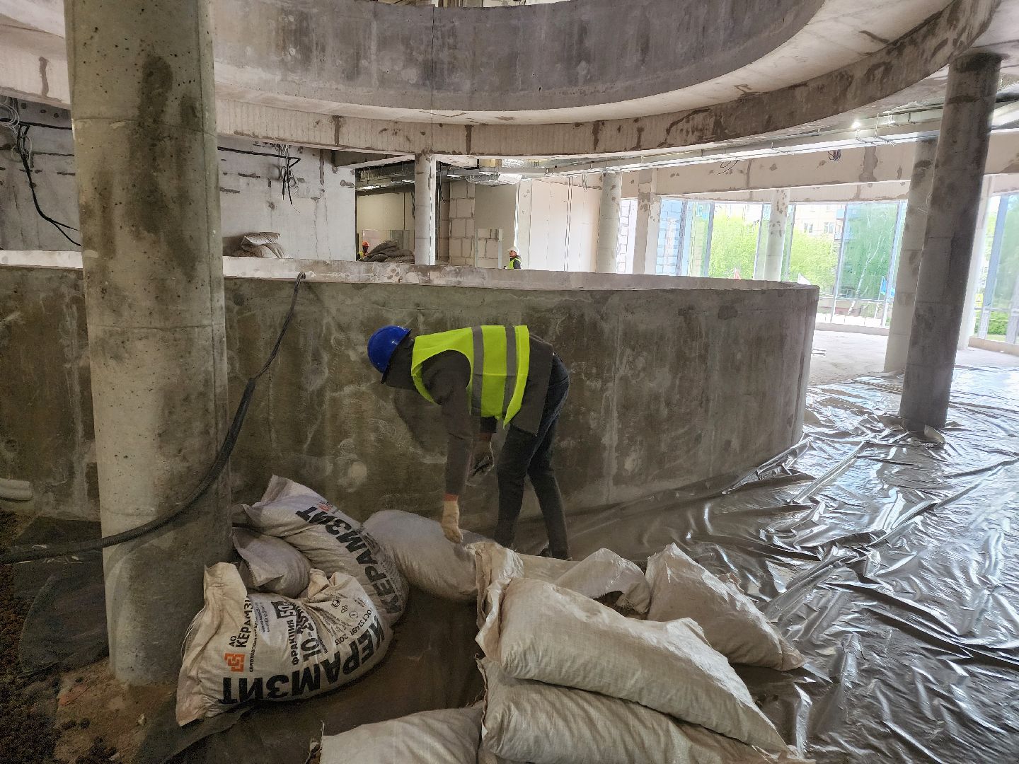 Чехов, улица Мира,детская поликлиника, строительство,  внутренняя отделка, остекление, фасадные работы, комиссия, проверка, глава округа михаил собакин, госпрограмма московской области,