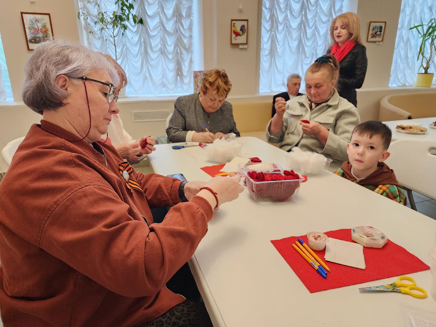 фрязино, окопные свечи, мастер-класс, сво, волонтеры, жены героев,