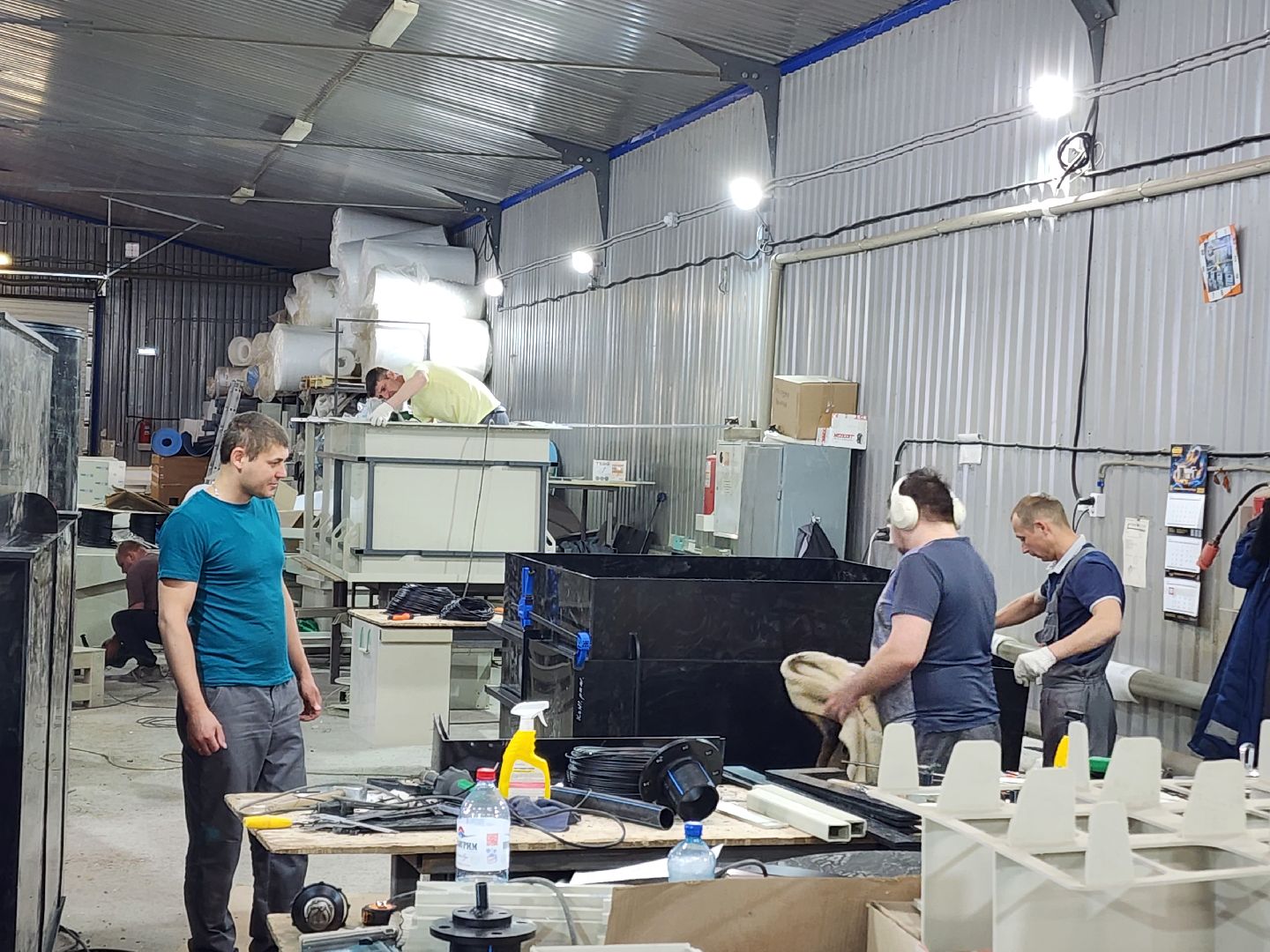 Чехов, деревня Сергеево, завод ПолимерИзделия, производственная компания, пластиковые изделия, промышленность, ванны, емкости, системы вентиляции, объемы производства,