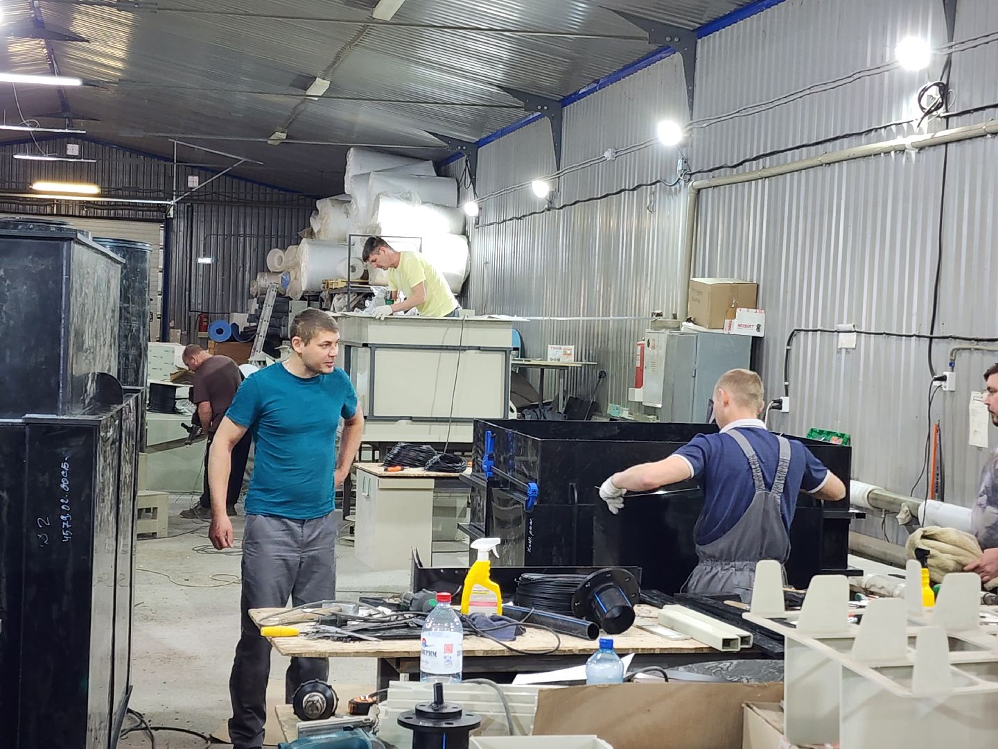 Чехов, деревня Сергеево, завод ПолимерИзделия, производственная компания, пластиковые изделия, промышленность, ванны, емкости, системы вентиляции, объемы производства,