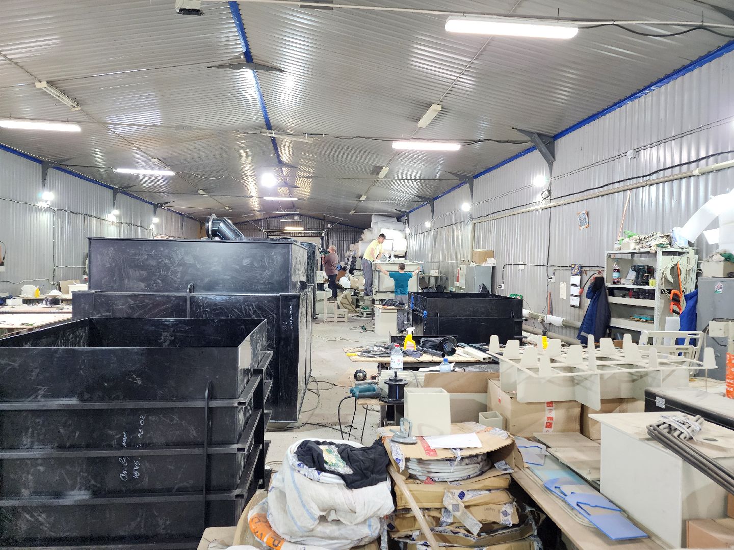 Чехов, деревня Сергеево, завод ПолимерИзделия, производственная компания, пластиковые изделия, промышленность, ванны, емкости, системы вентиляции, объемы производства,