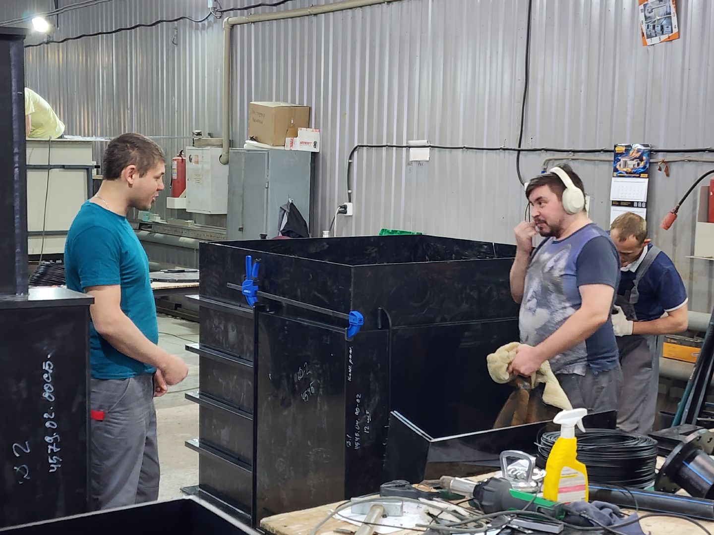 Чехов, деревня Сергеево, завод ПолимерИзделия, производственная компания, пластиковые изделия, промышленность, ванны, емкости, системы вентиляции, объемы производства,