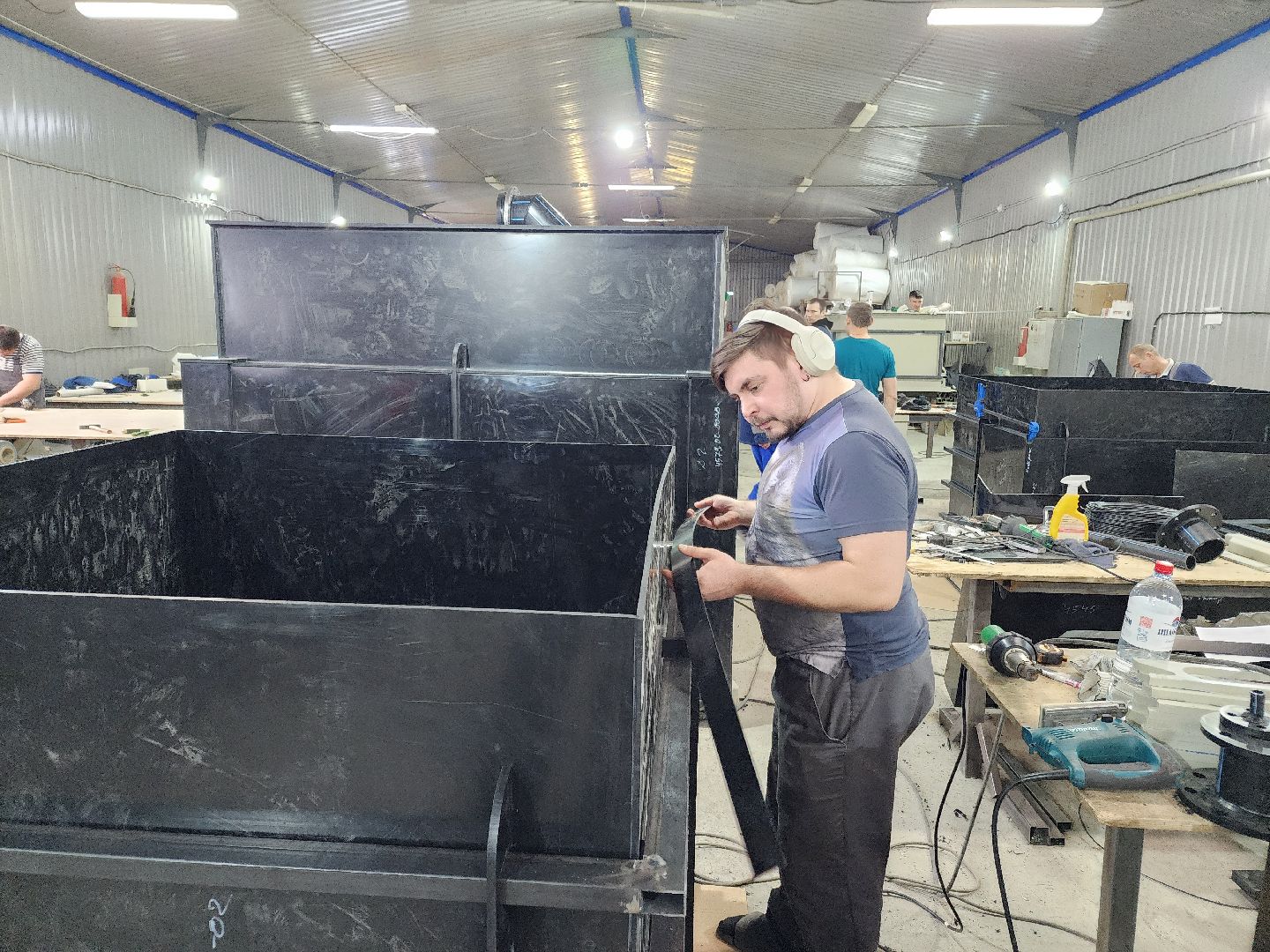 Чехов, деревня Сергеево, завод ПолимерИзделия, производственная компания, пластиковые изделия, промышленность, ванны, емкости, системы вентиляции, объемы производства,