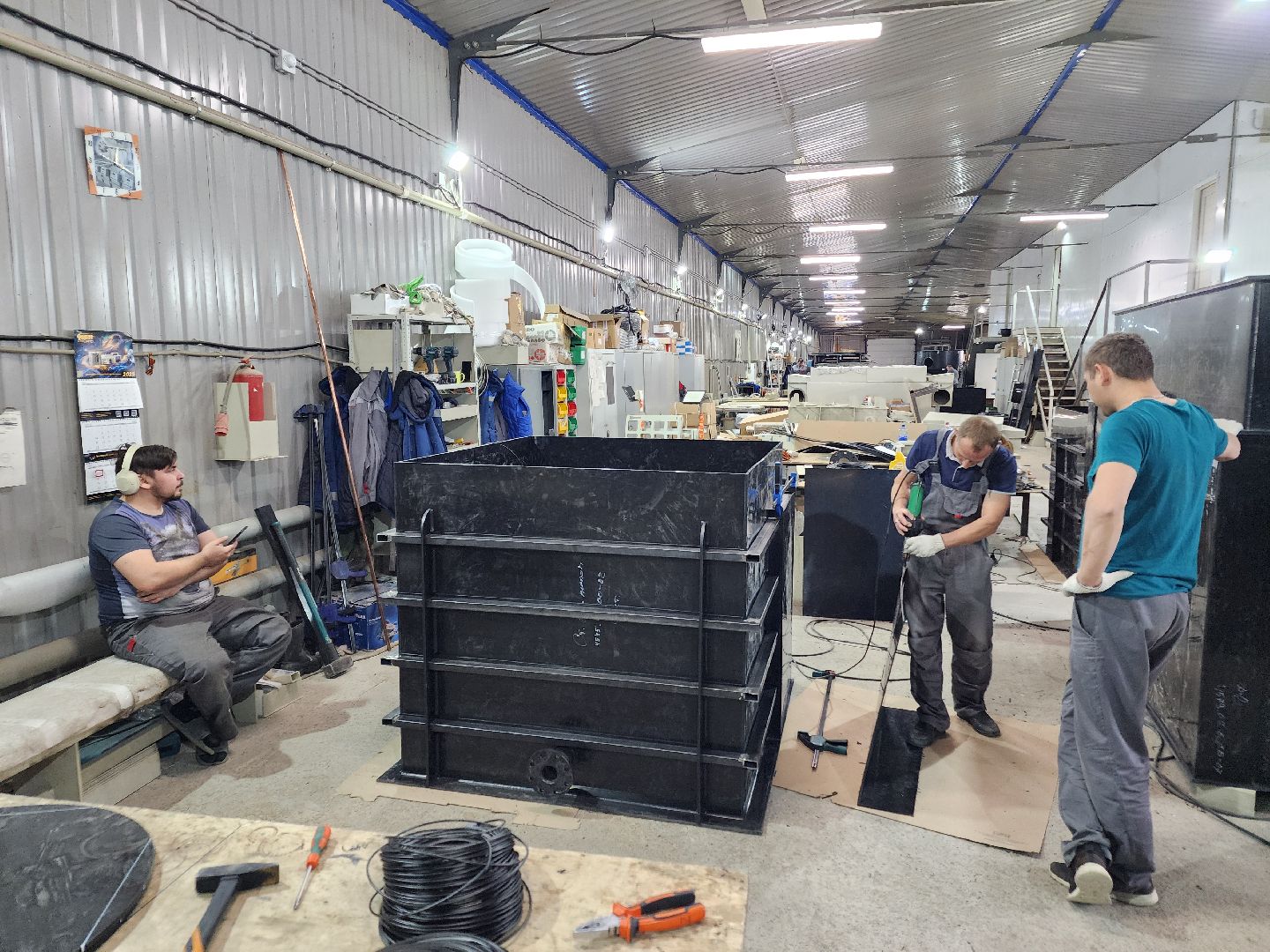 Чехов, деревня Сергеево, завод ПолимерИзделия, производственная компания, пластиковые изделия, промышленность, ванны, емкости, системы вентиляции, объемы производства,