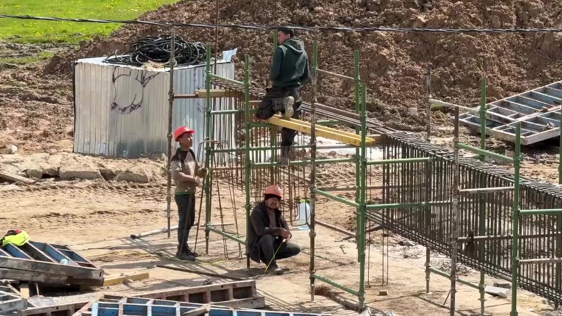 реутов, строительство, футбольное поле, академия акинфеева и чанова,