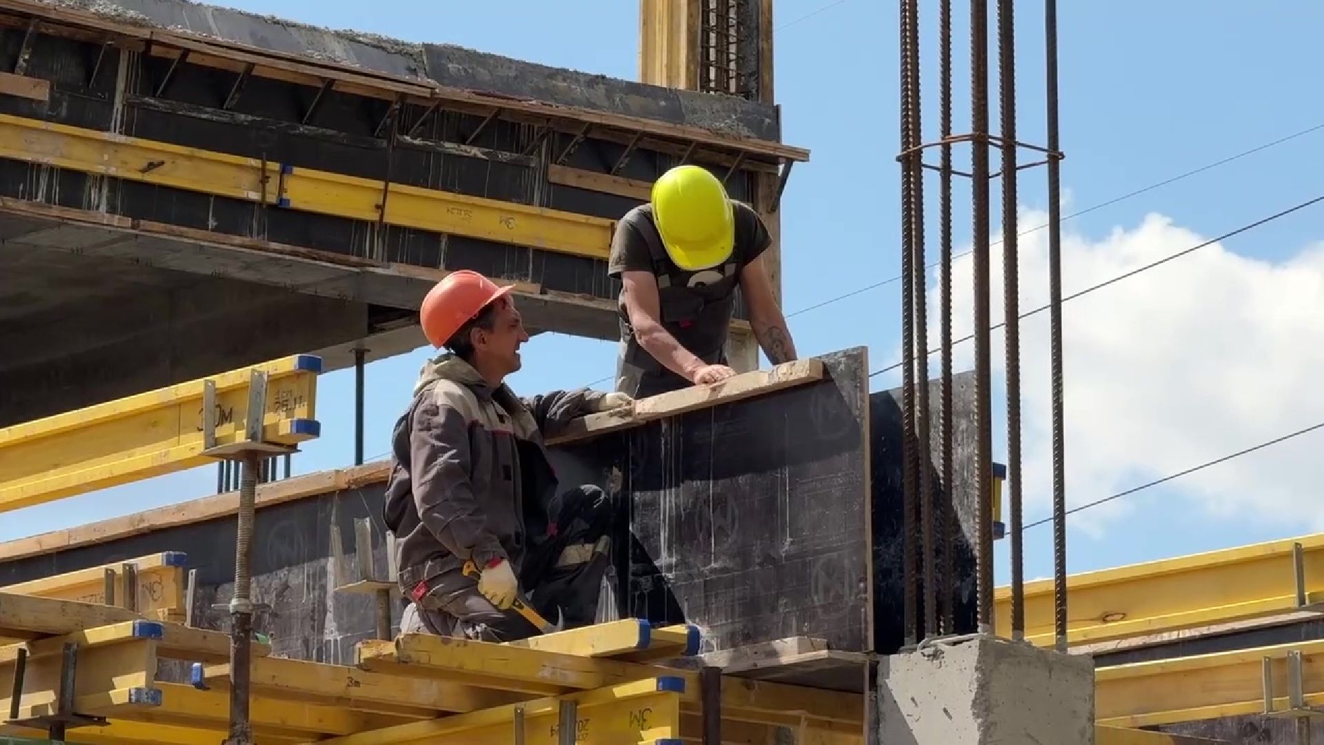 реутов, строительство, футбольное поле, академия акинфеева и чанова,