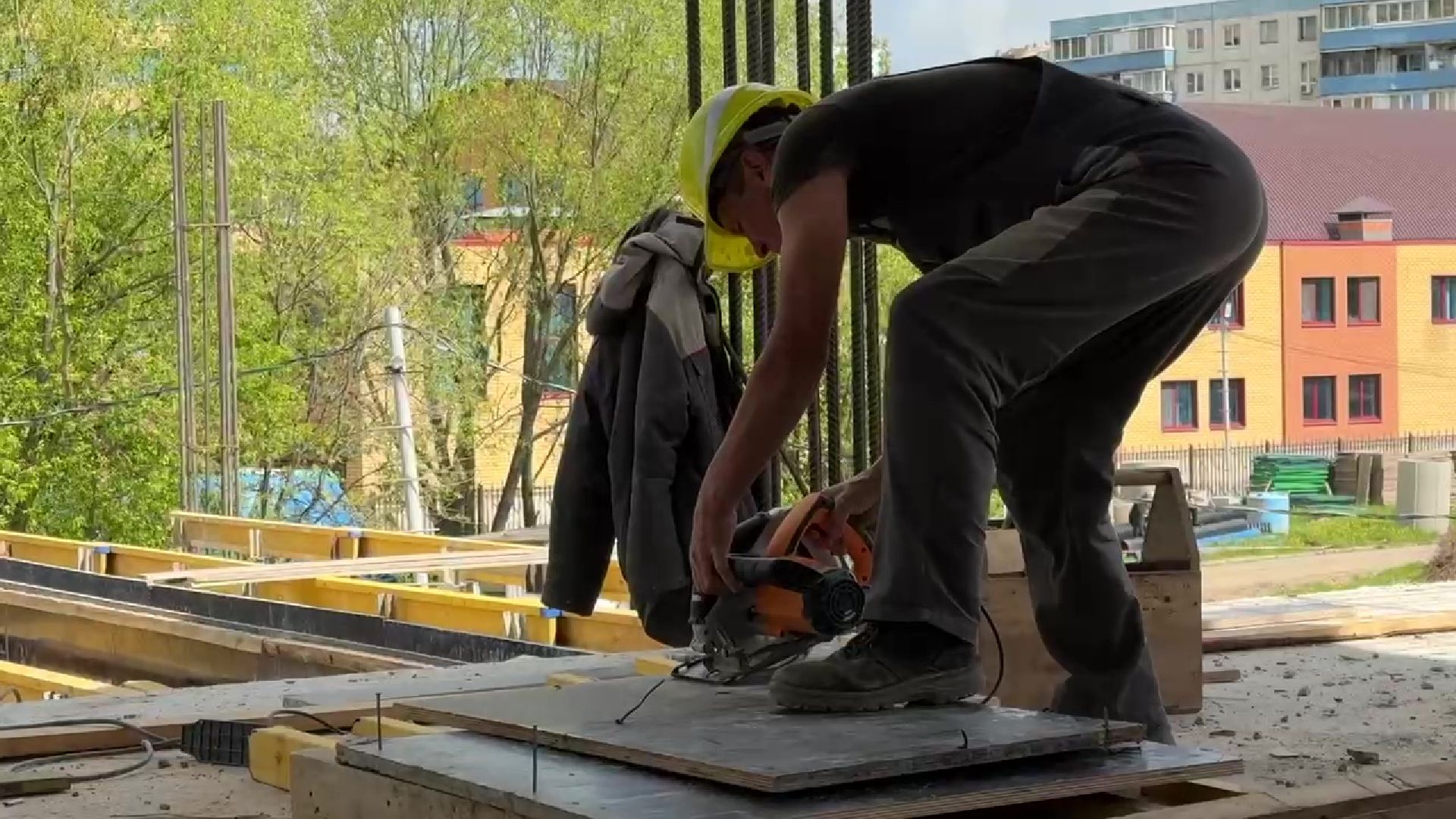 реутов, строительство, футбольное поле, академия акинфеева и чанова,