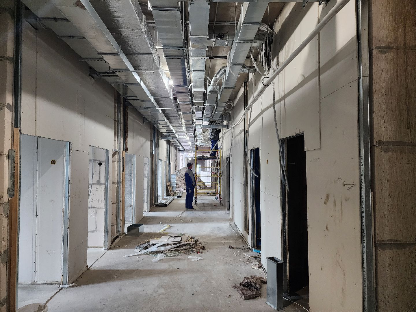 Чехов, улица Мира, детская поликлиника, строительство, инженерные сети, инженерные коммуникации, прокладка сетей, вентиляция, кондиционирование, отопление, водоснабжение, слаботочные сети, слаботочные системы, губернатор московской области, госпрограмма московской области,