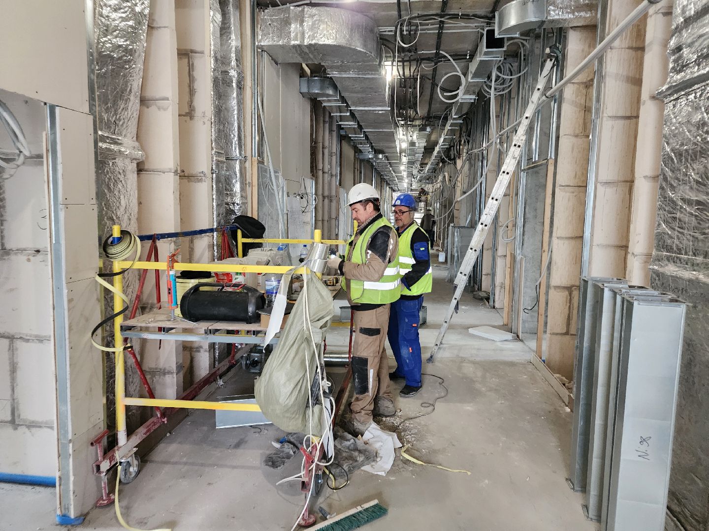 Чехов, улица Мира, детская поликлиника, строительство, инженерные сети, инженерные коммуникации, прокладка сетей, вентиляция, кондиционирование, отопление, водоснабжение, слаботочные сети, слаботочные системы, губернатор московской области, госпрограмма московской области,