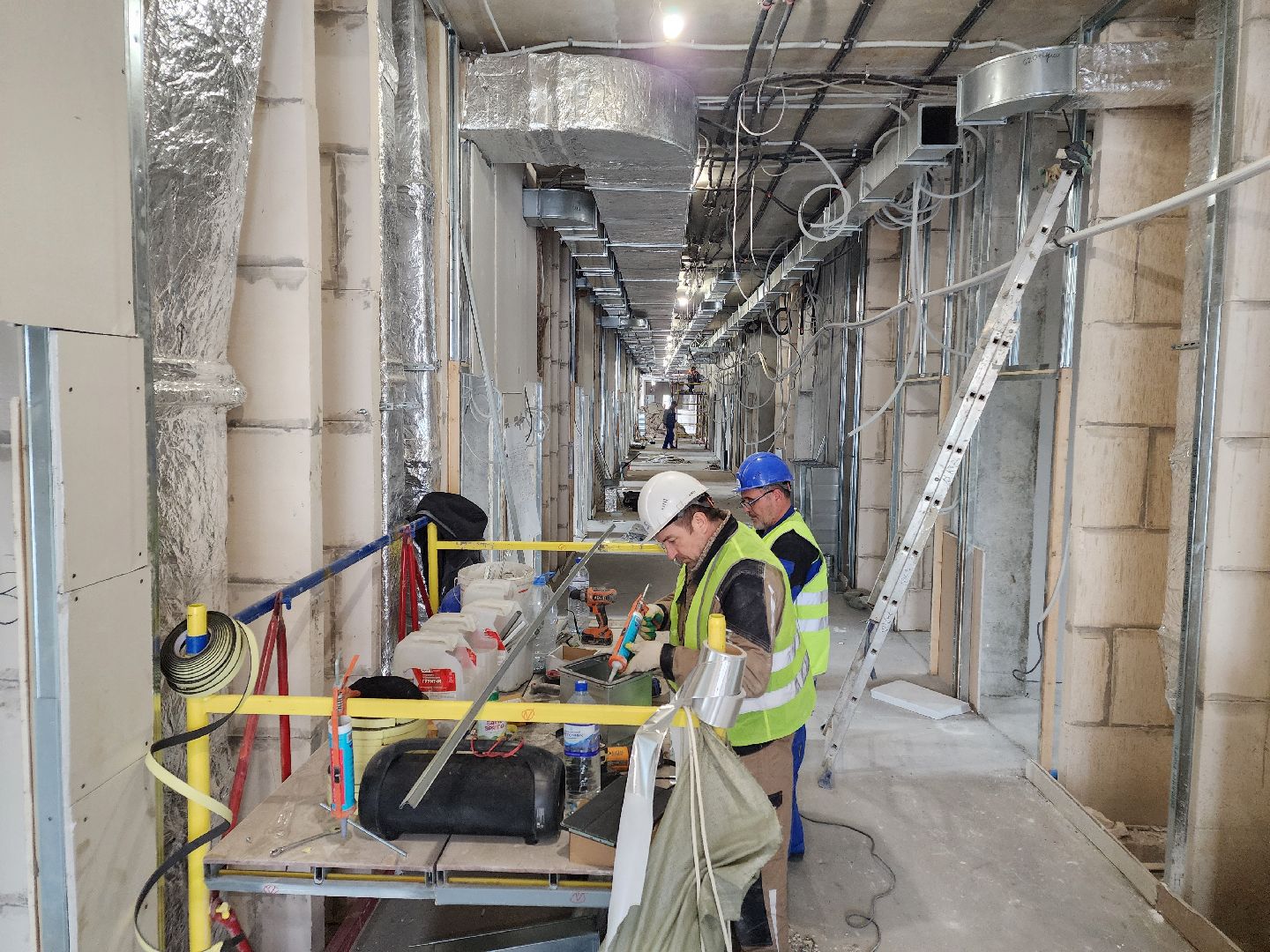 Чехов, улица Мира, детская поликлиника, строительство, инженерные сети, инженерные коммуникации, прокладка сетей, вентиляция, кондиционирование, отопление, водоснабжение, слаботочные сети, слаботочные системы, губернатор московской области, госпрограмма московской области,