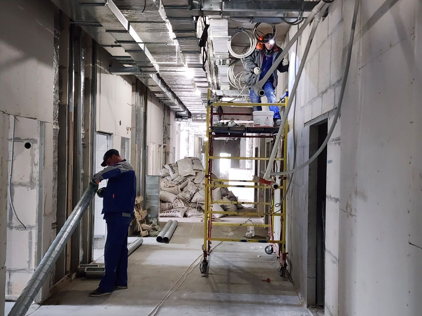 Чехов, улица Мира, детская поликлиника, строительство, инженерные сети, инженерные коммуникации, прокладка сетей, вентиляция, кондиционирование, отопление, водоснабжение, слаботочные сети, слаботочные системы, губернатор московской области, госпрограмма московской области,