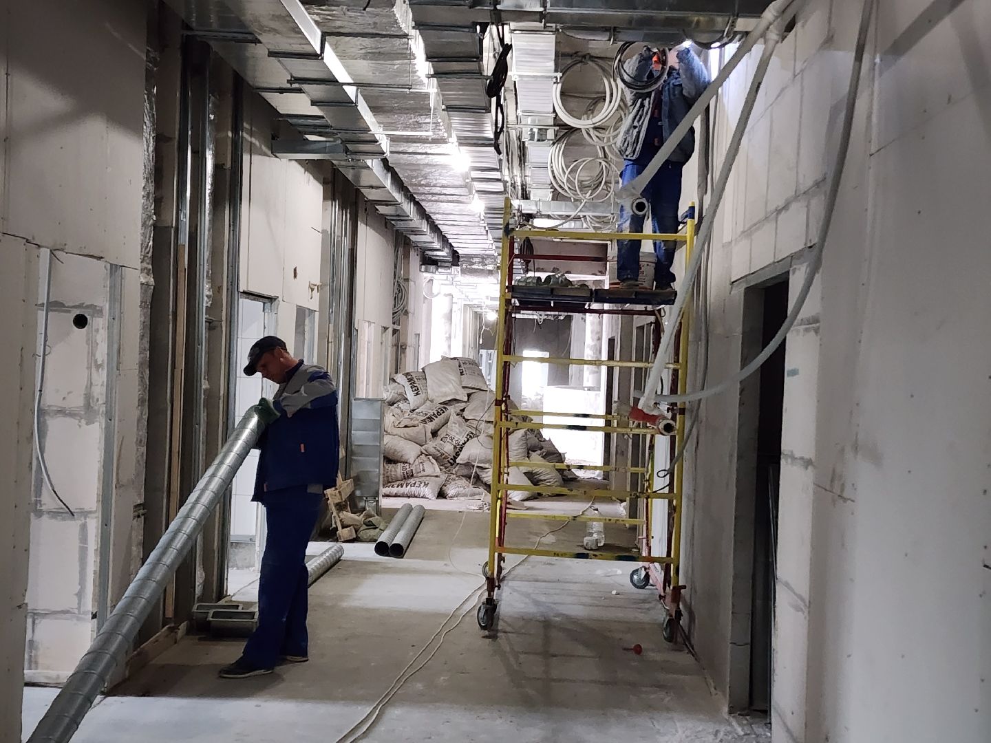 Чехов, улица Мира, детская поликлиника, строительство, инженерные сети, инженерные коммуникации, прокладка сетей, вентиляция, кондиционирование, отопление, водоснабжение, слаботочные сети, слаботочные системы, губернатор московской области, госпрограмма московской области,